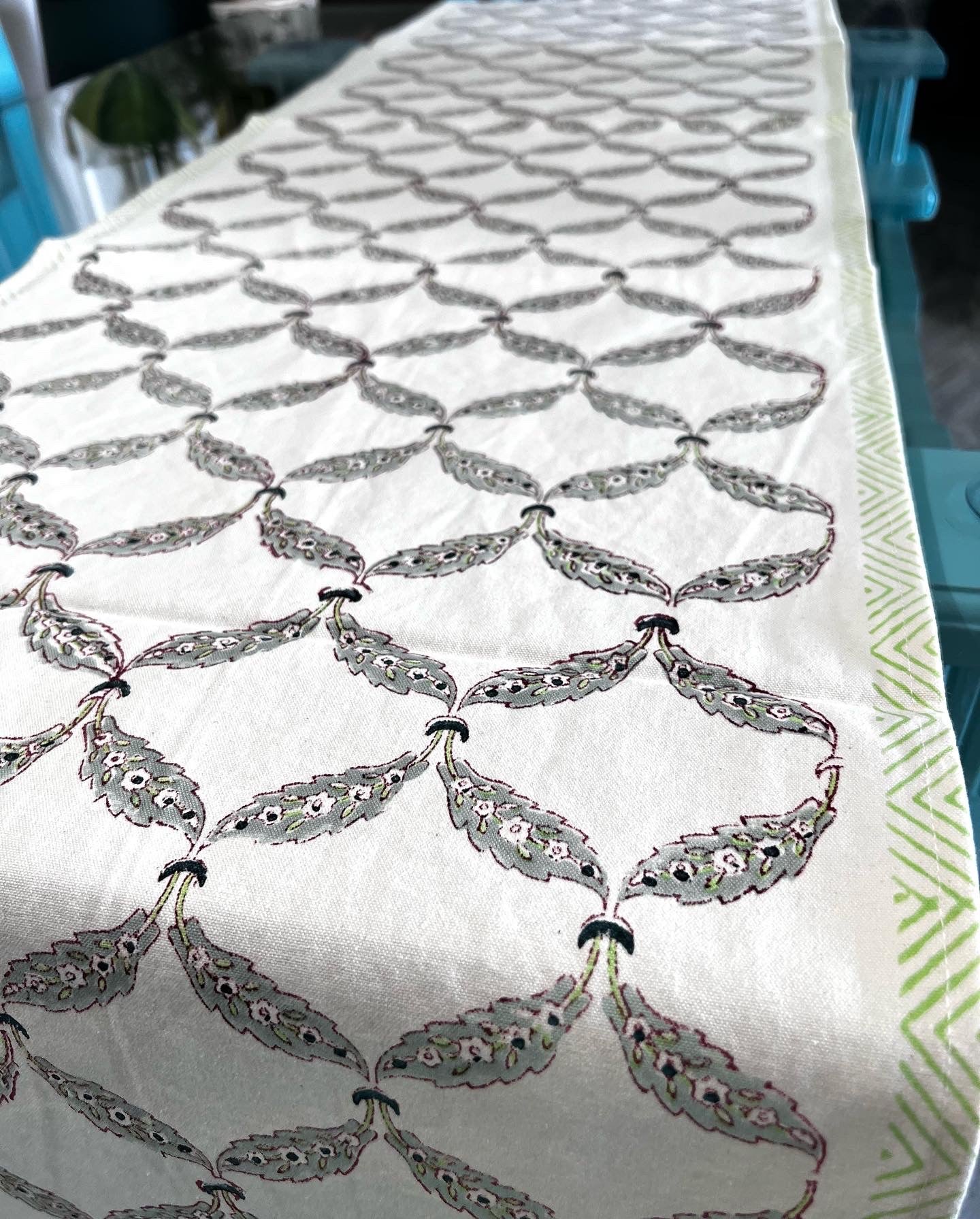 Table Runner | Mat & Napkins | 6 Seater