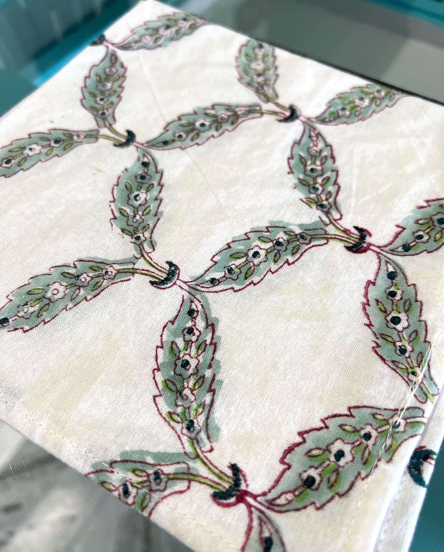 Table Runner | Mat & Napkins | 6 Seater