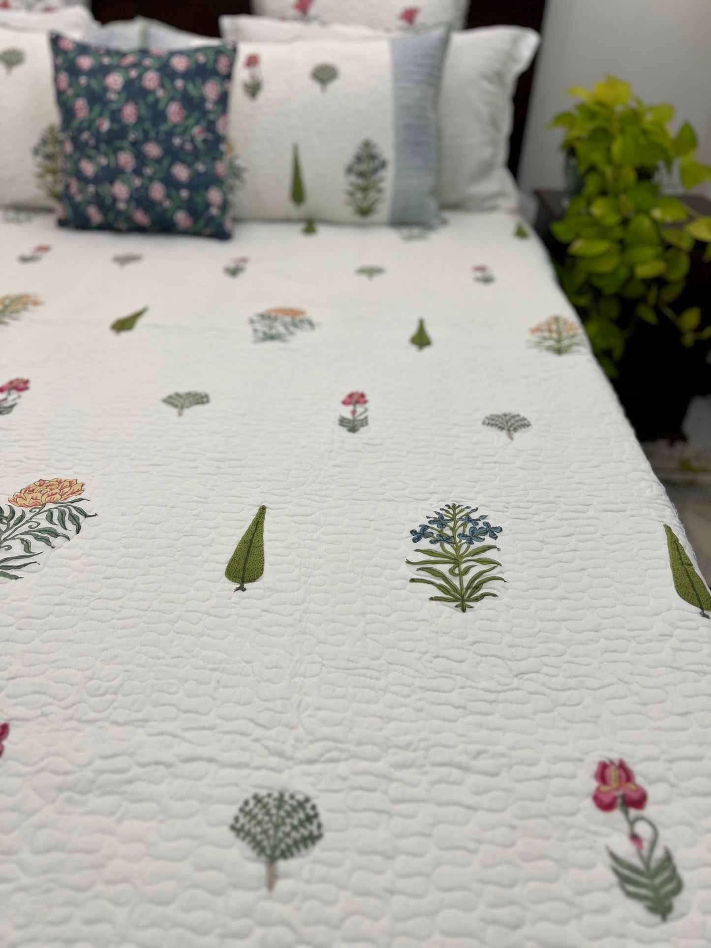 Quilted bedcover | 90*108 Inches | Elegant Echoes