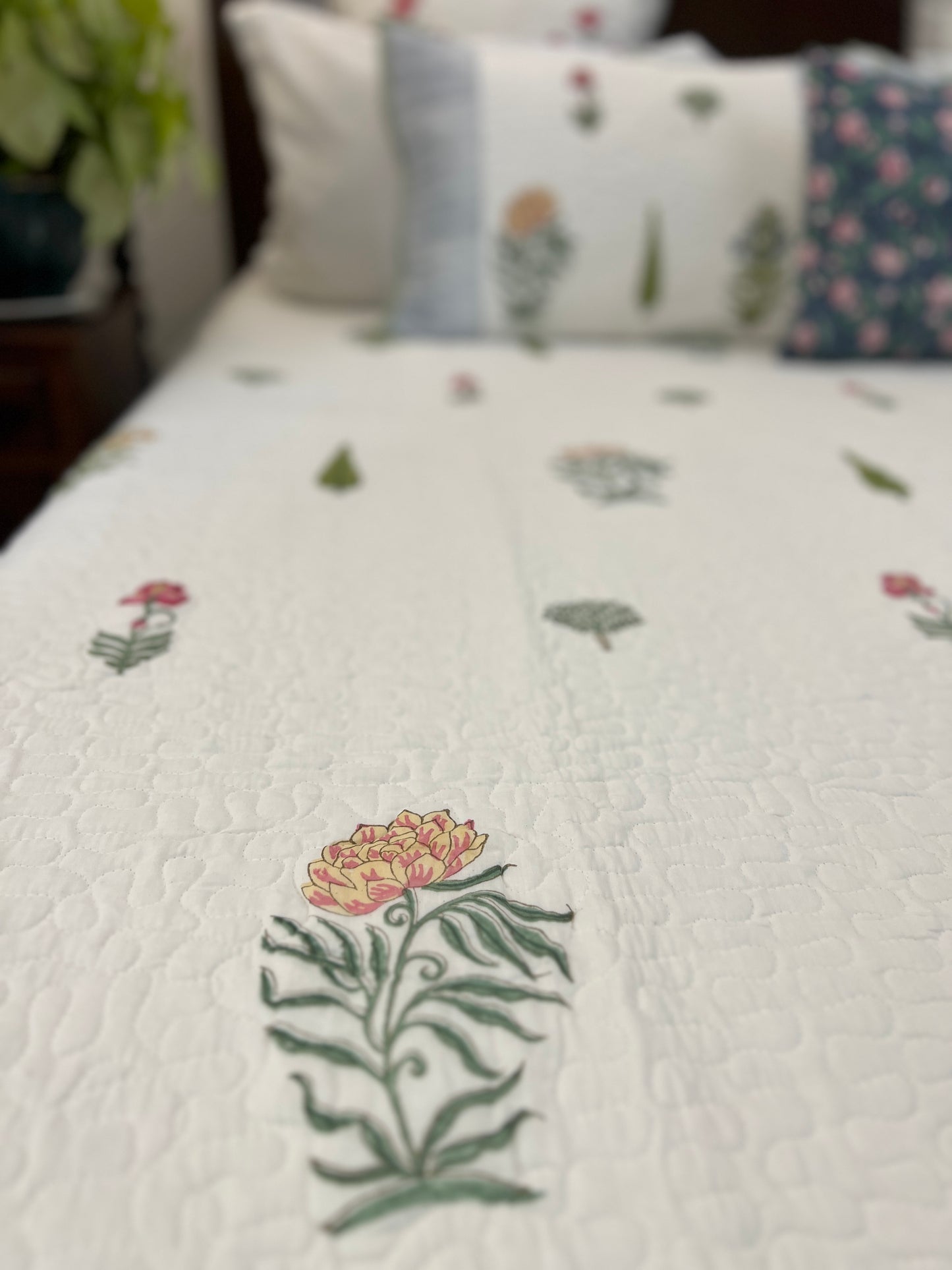 Quilted bedcover | 90*108 Inches | Elegant Echoes
