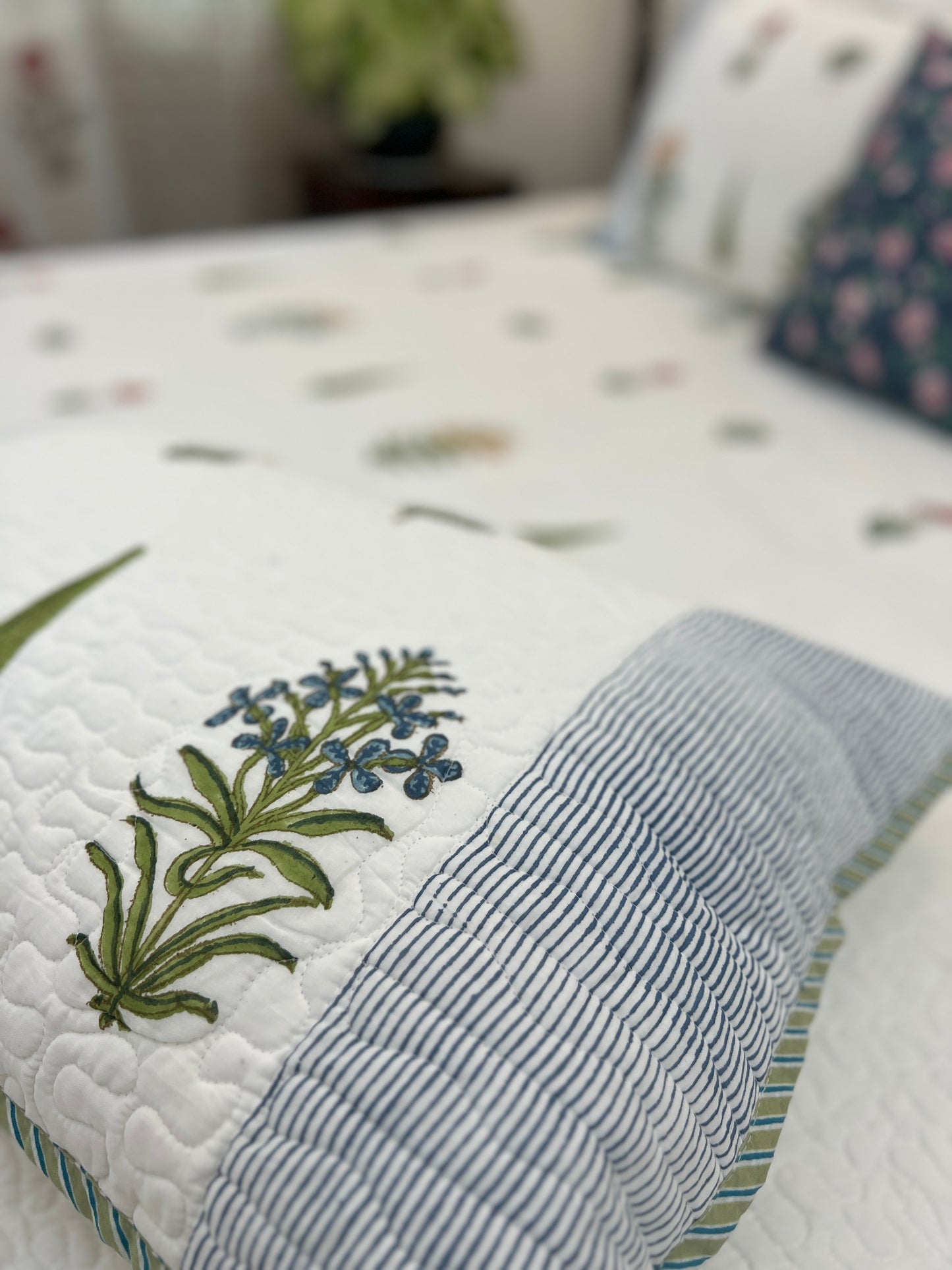 Quilted bedcover | 90*108 Inches | Elegant Echoes