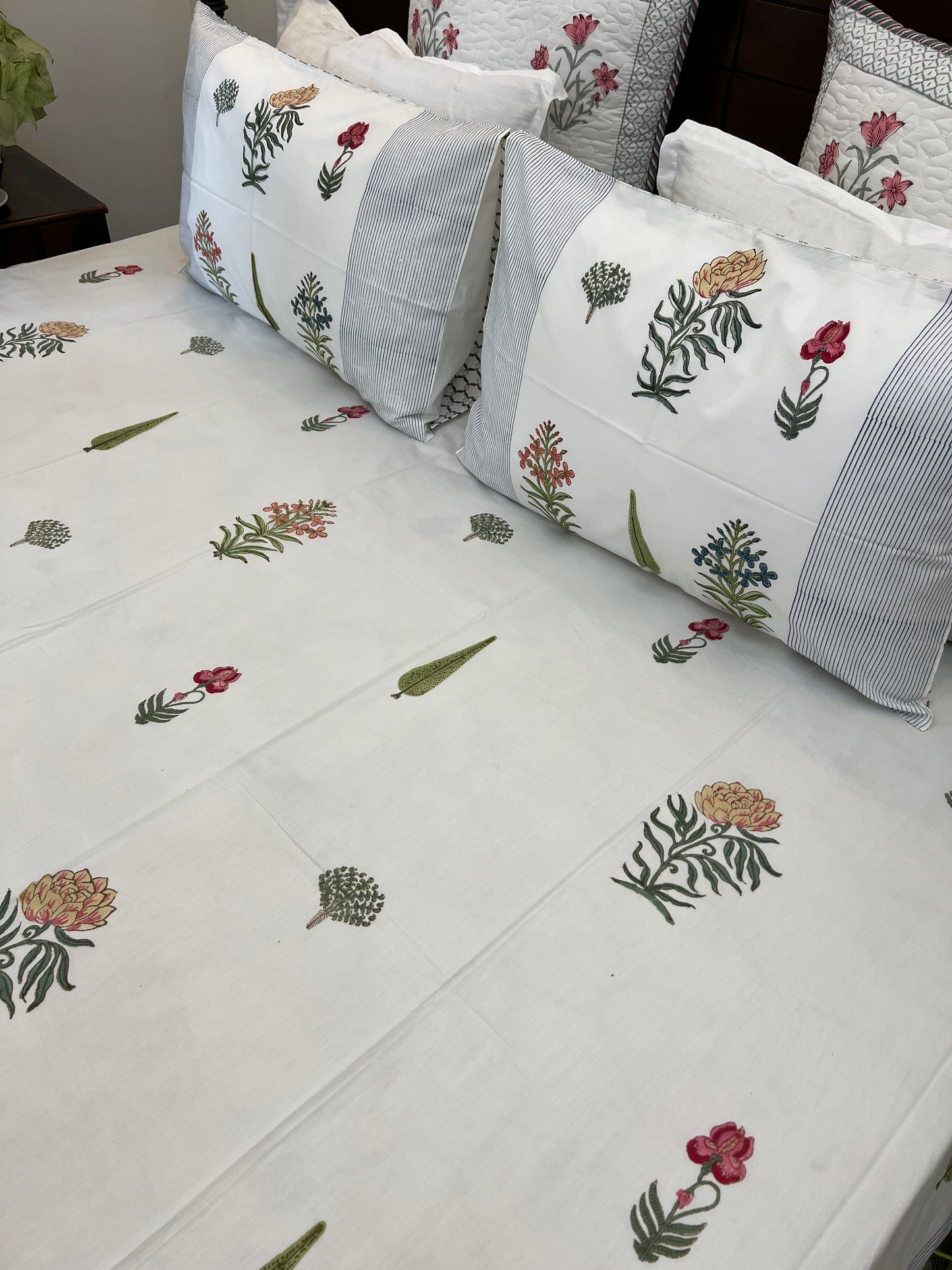 Elegant Echoes | Hand Block Bedsheet | 300TC