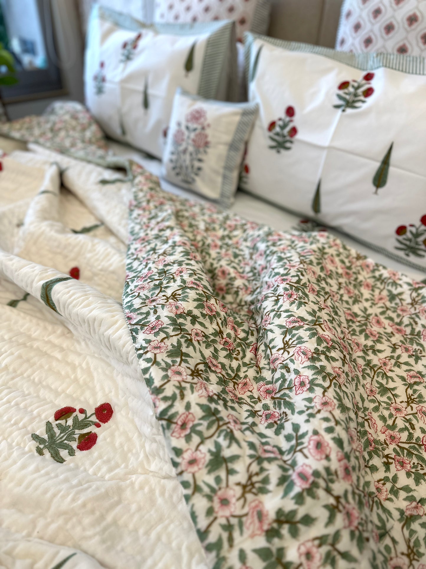 Bedding Set Hand Block | Quilt with Bedhsheet | Sleek Comfort