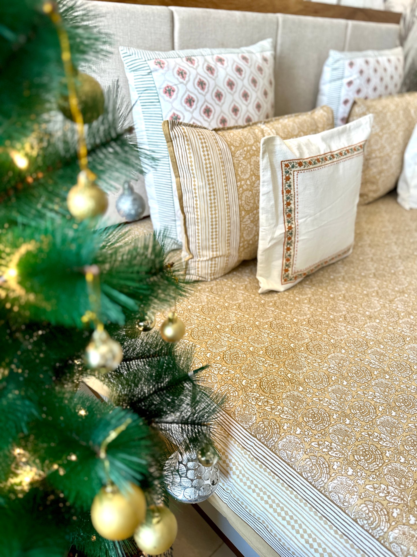 Bedding Set Hand Print | Quilt with Bedsheet Set | Lemon Sorbet