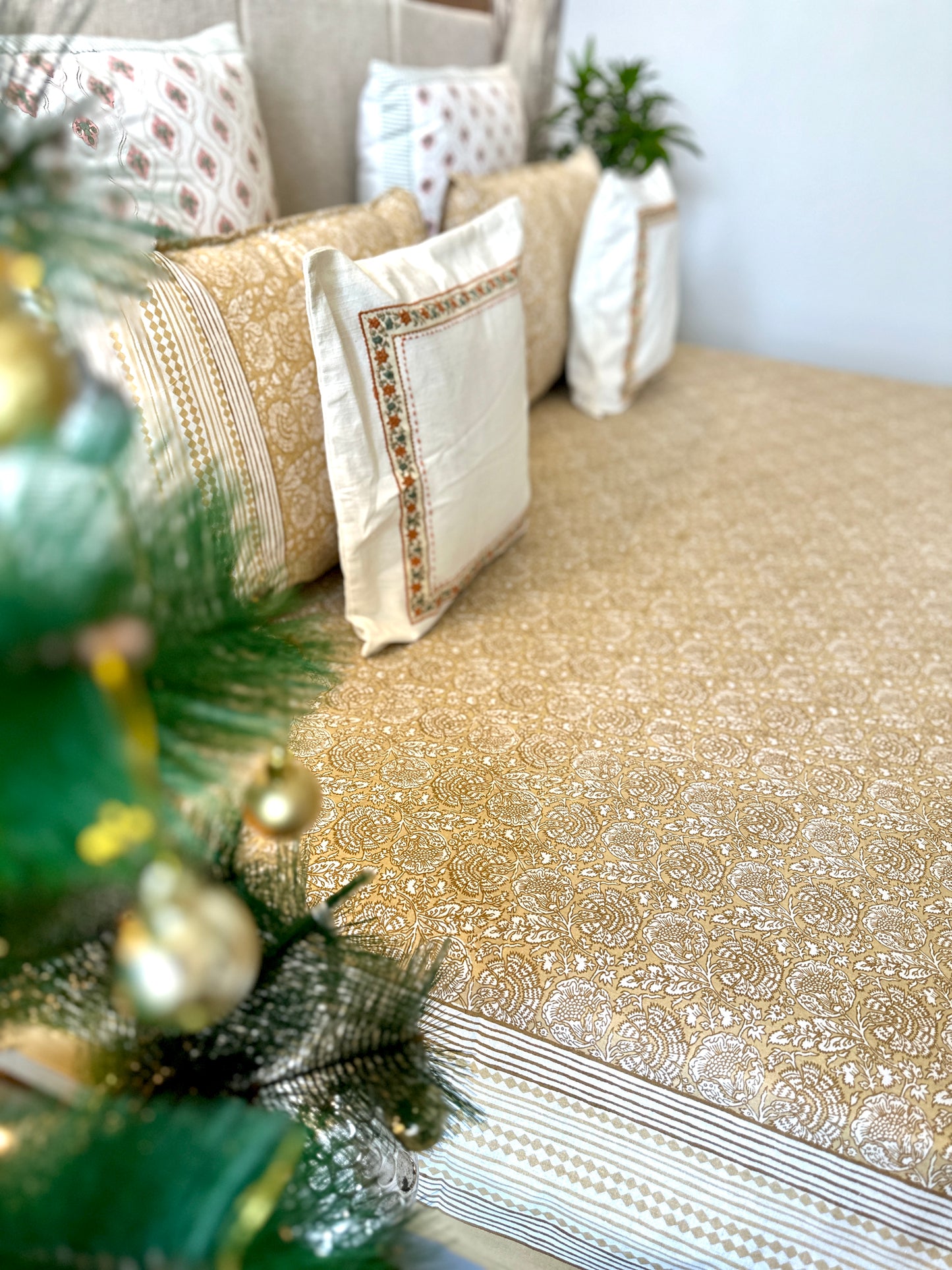 Bedding Set Hand Print | Quilt with Bedsheet Set | Lemon Sorbet