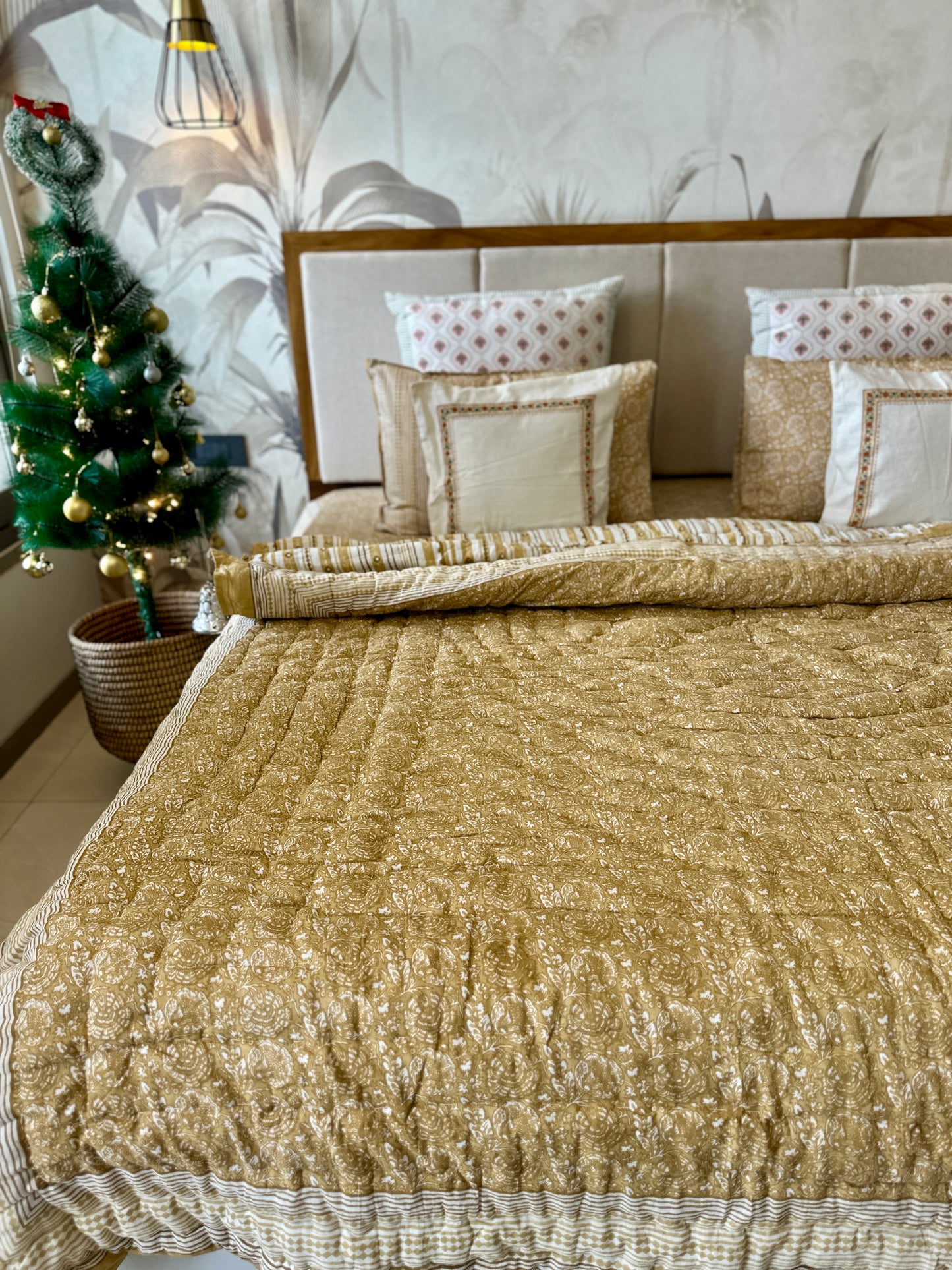 Bedding Set Hand Print | Quilt with Bedsheet Set | Lemon Sorbet