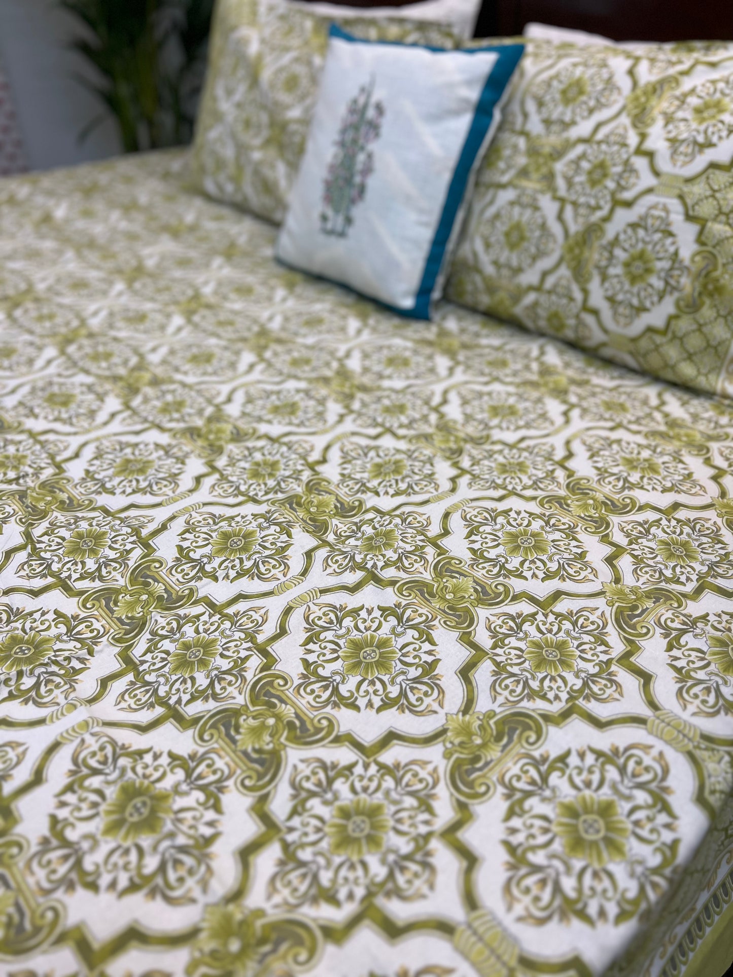 King Size | 90*108 Inches | Green Pattern