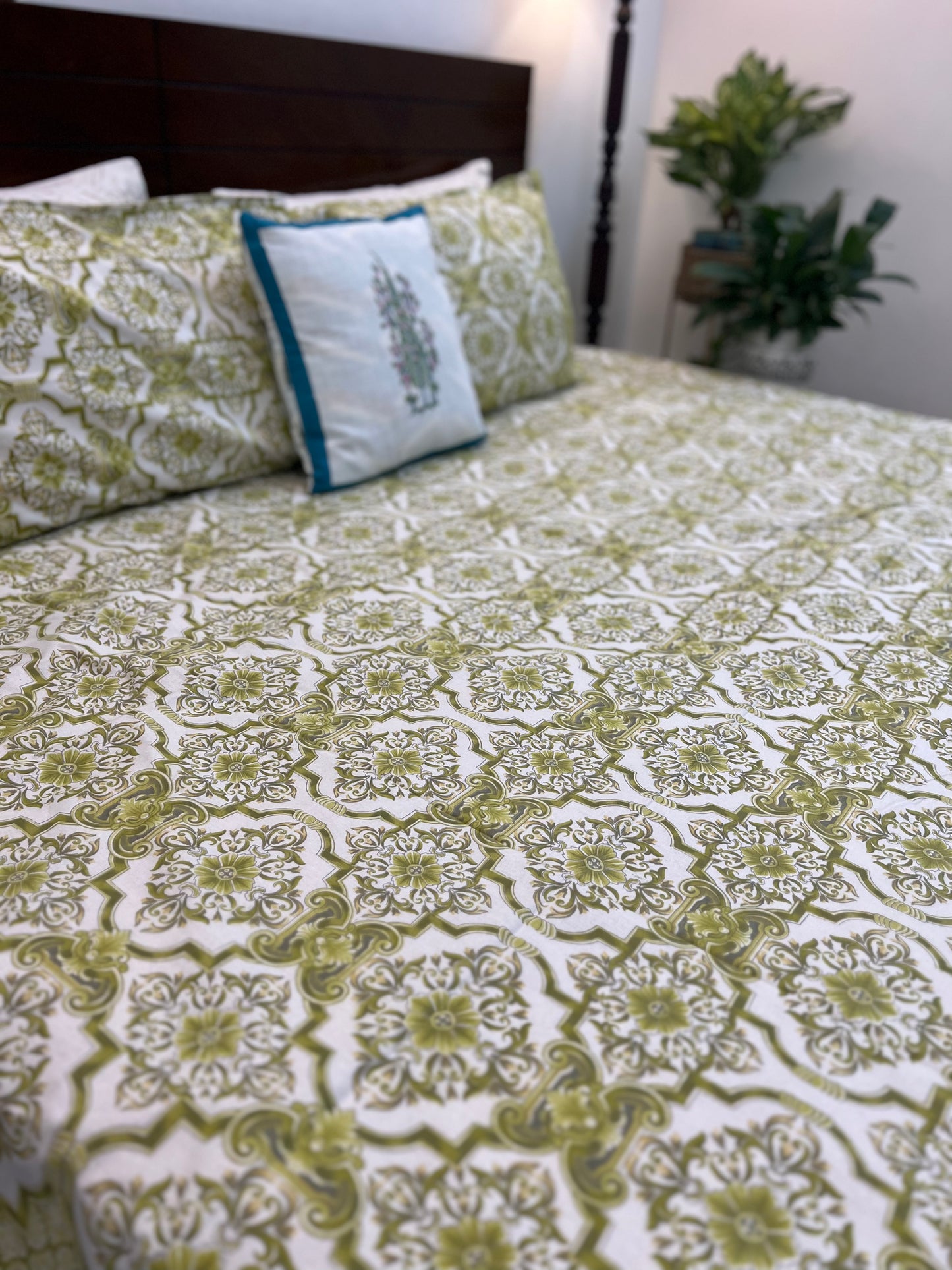 King Size | 90*108 Inches | Green Pattern