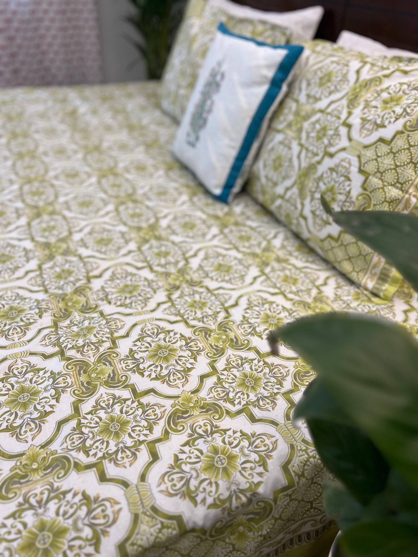 King Size | 90*108 Inches | Green Pattern