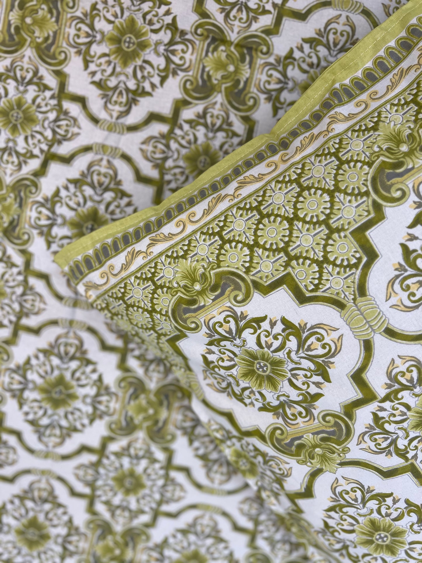 King Size | 90*108 Inches | Green Pattern