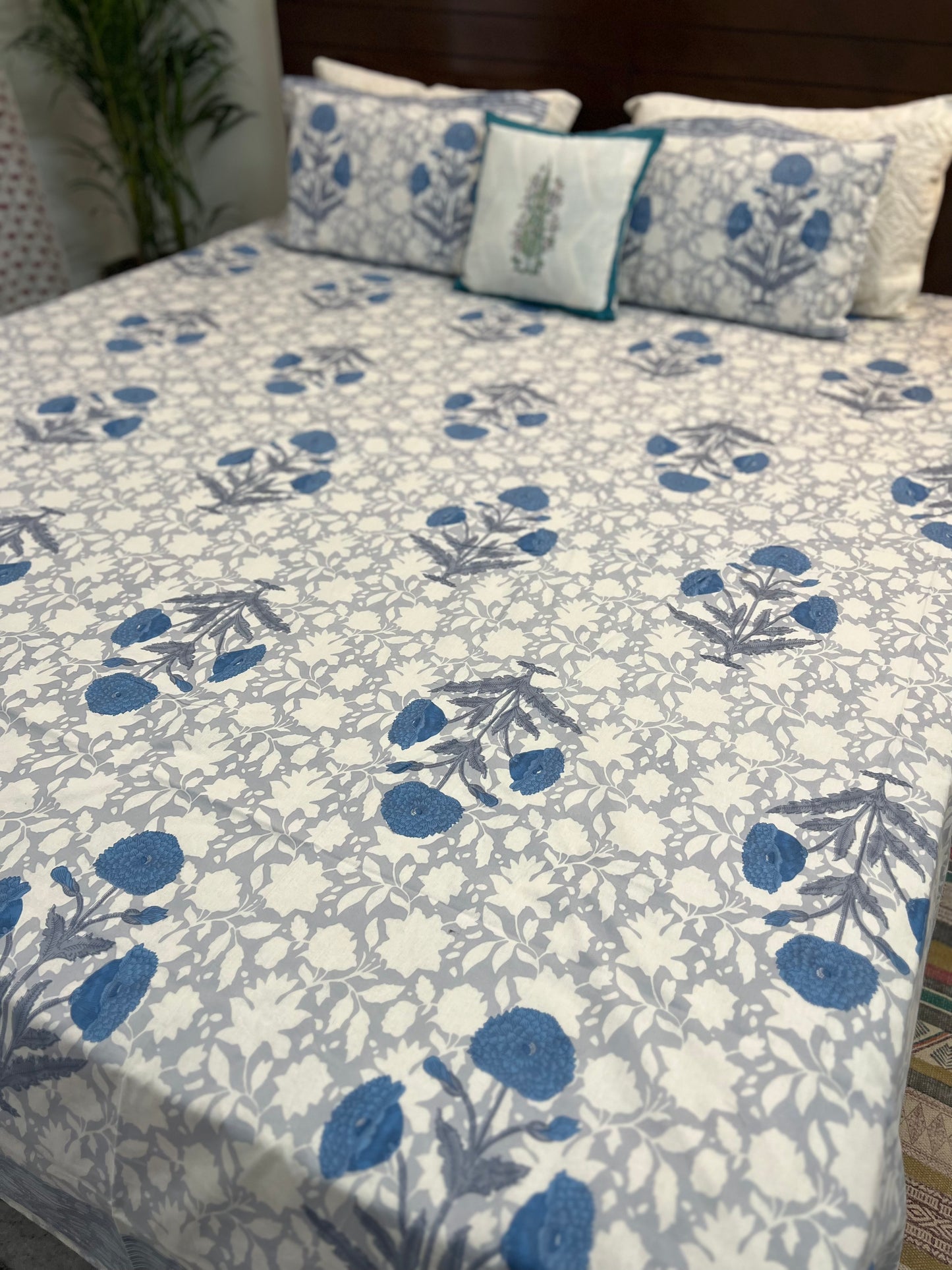 Super King Size | 108*108 Inches | Blue Dahlia