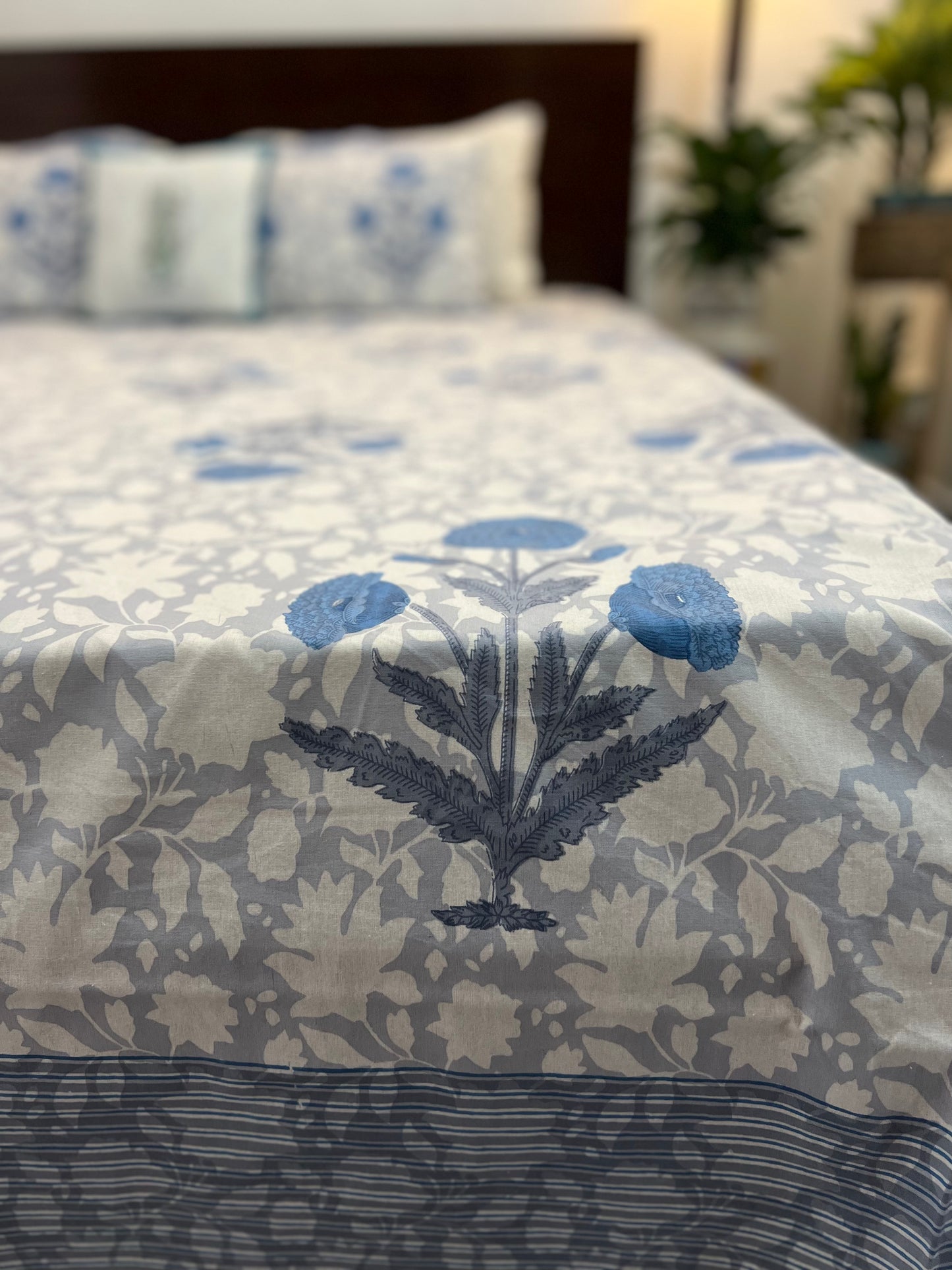 Super King Size | 108*108 Inches | Blue Dahlia