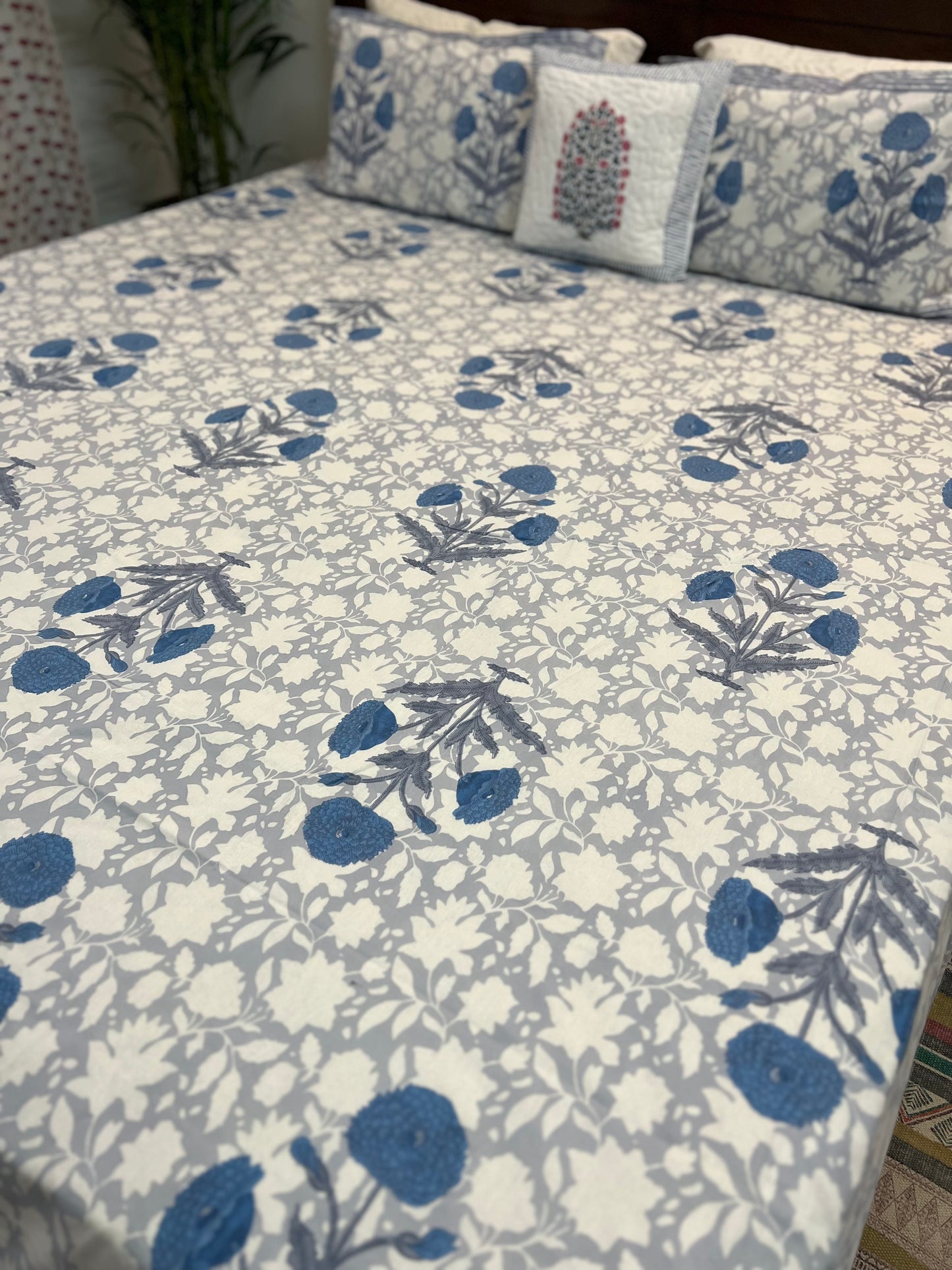 Super King Size | 108*108 Inches | Blue Dahlia