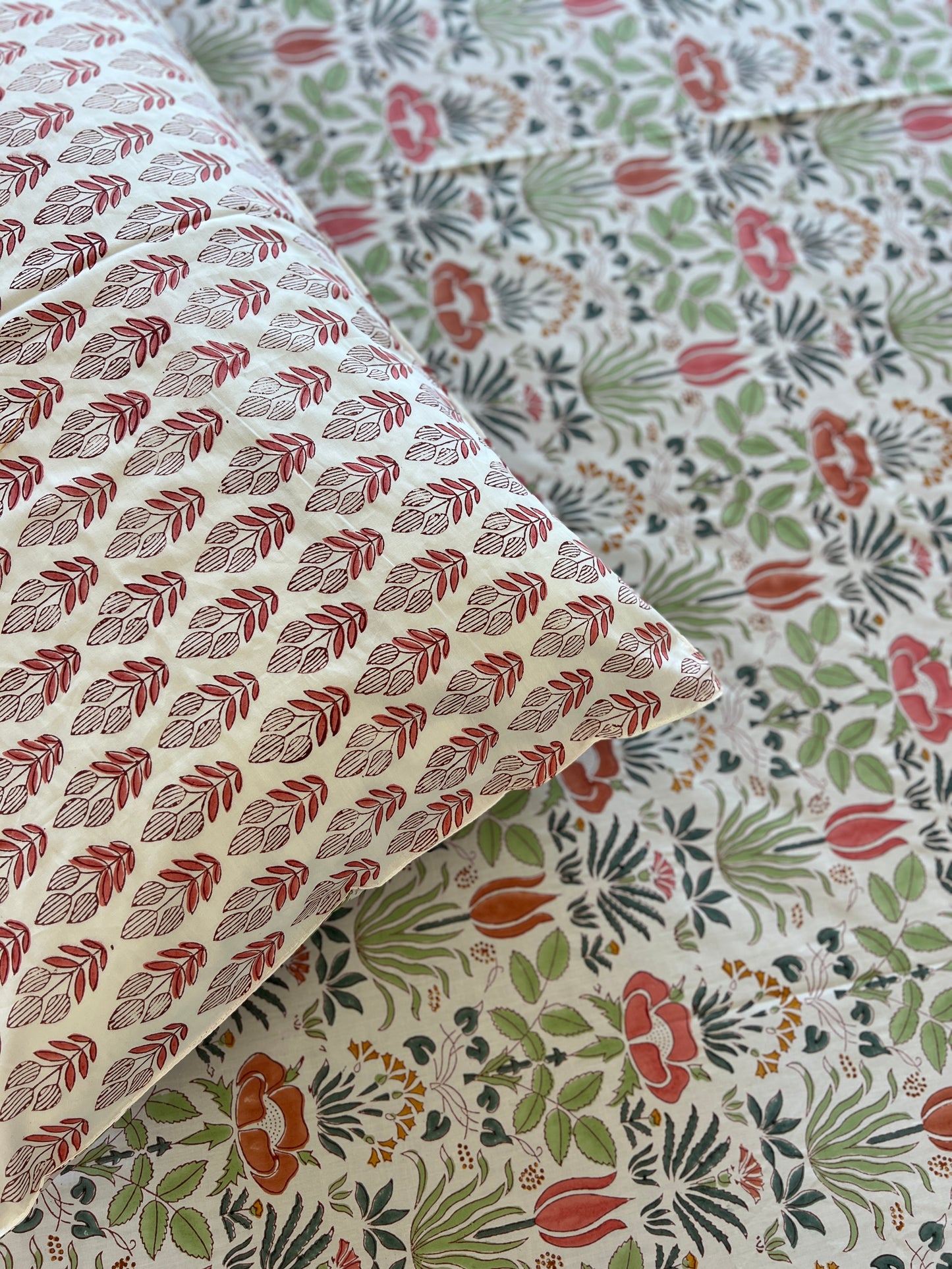 Bedding Set | Quilt with Bedsheet | Impressions