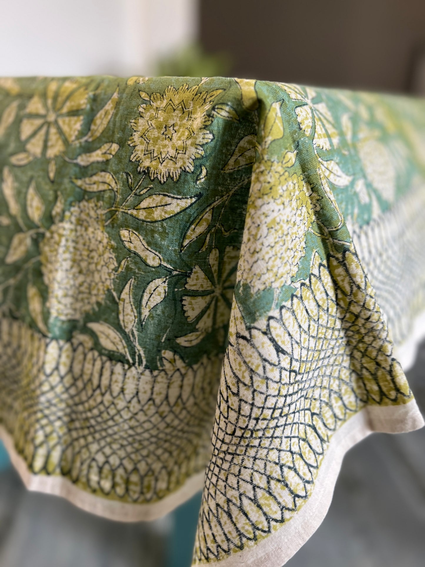 Table Cover | 6 Seater | 48 * 84 Inches | Buffet Beauty