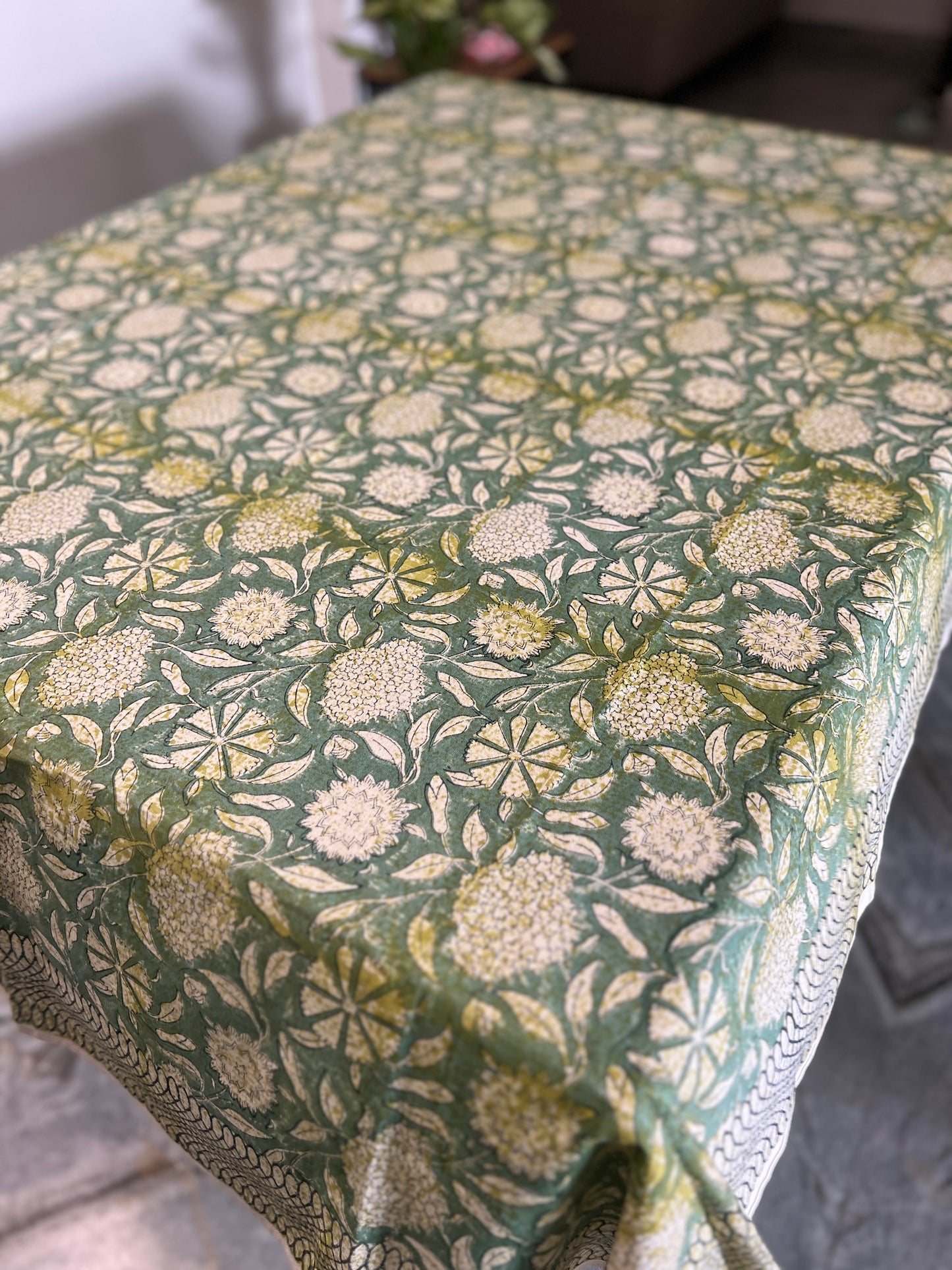Table Cover | 6 Seater | 48 * 84 Inches | Buffet Beauty