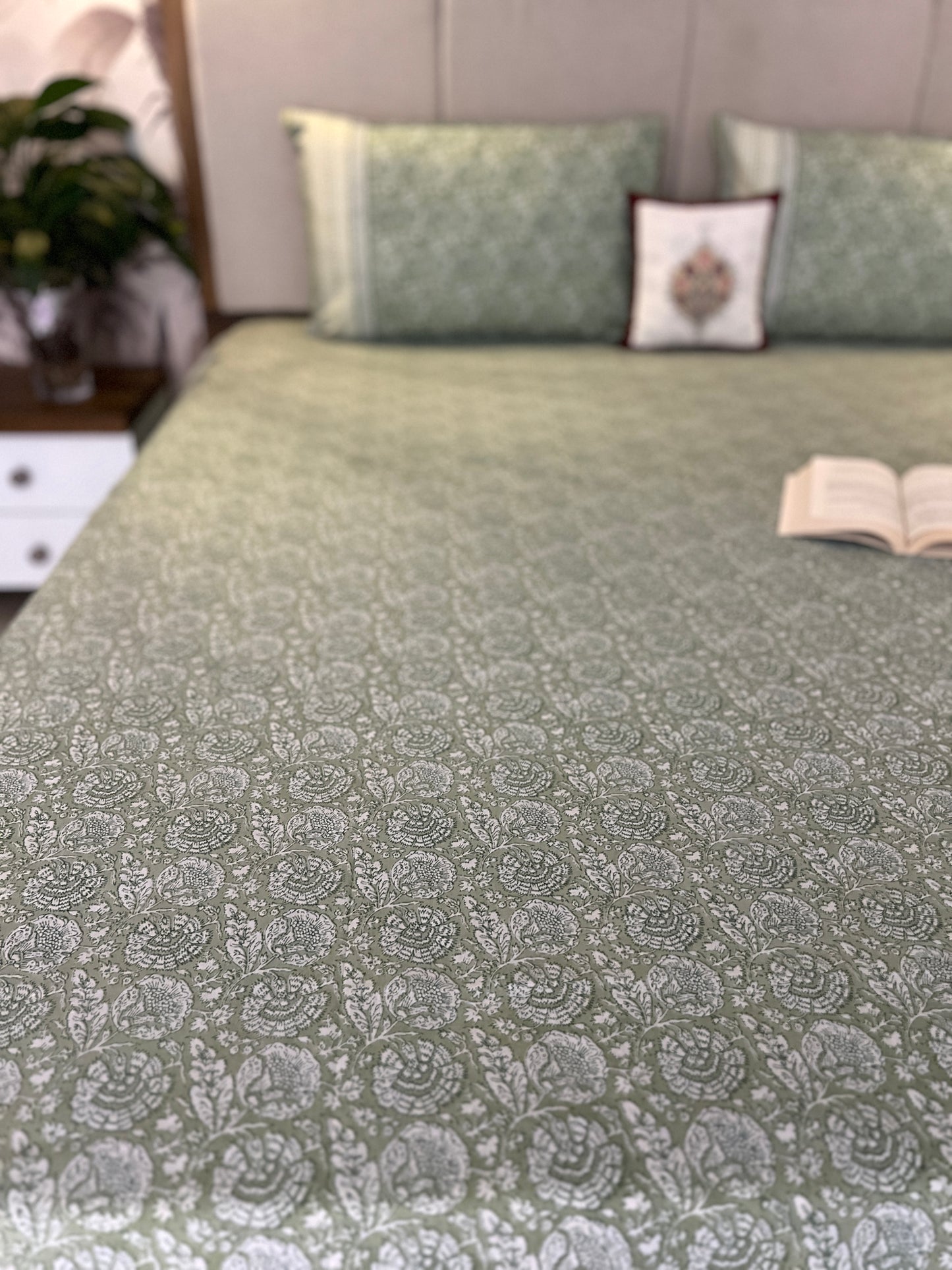 King Size | 90*108 Inches | Mint Whisper