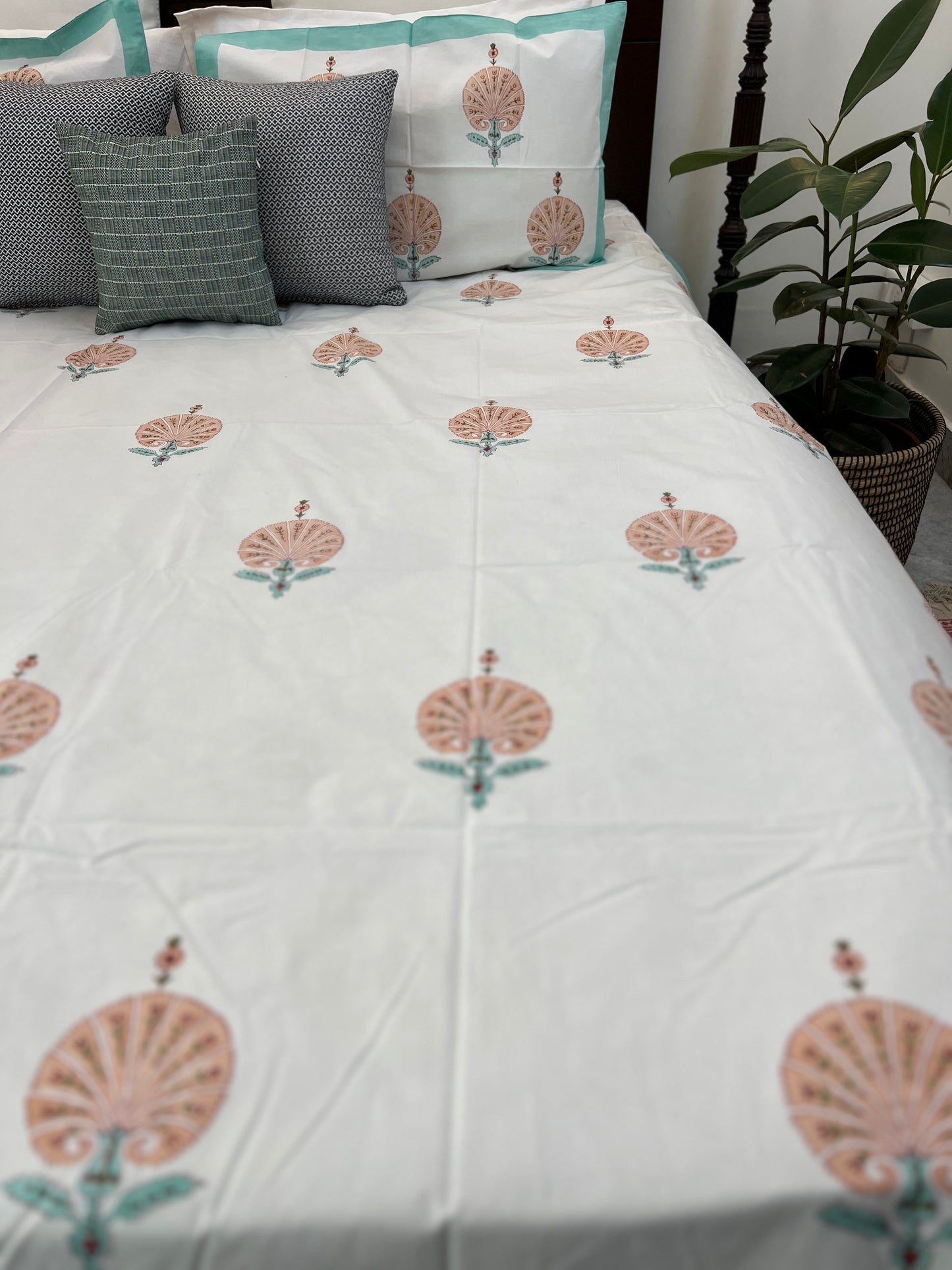 King Size | 90*108 Inches | Earthy Blooms