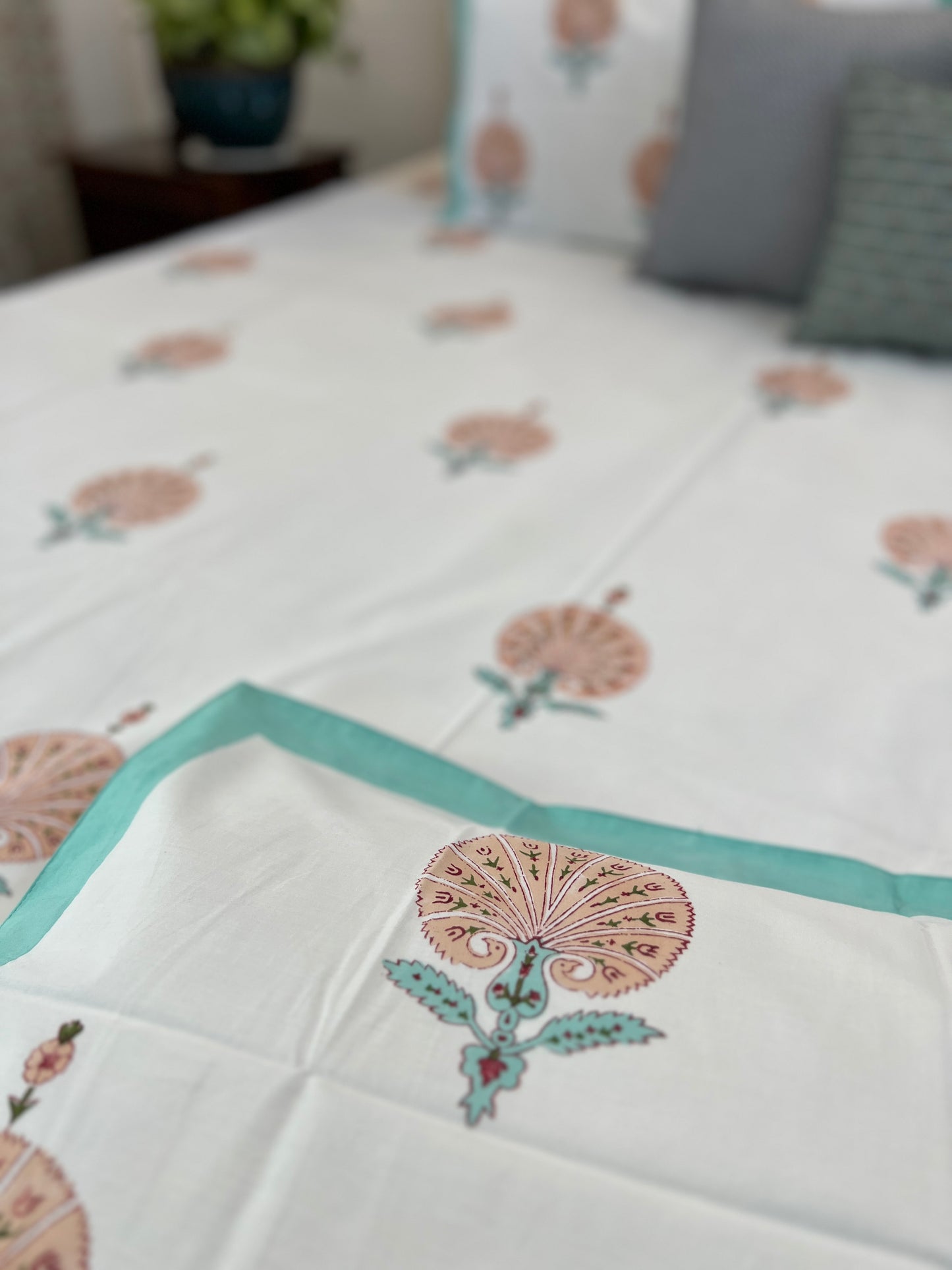 King Size | 90*108 Inches | Earthy Blooms