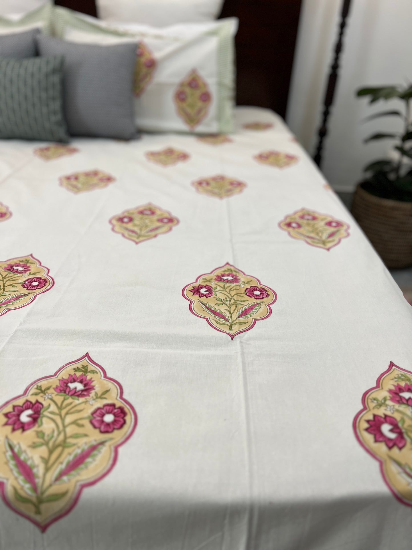 King Size Bedsheet | 90*108 Inches | Gul