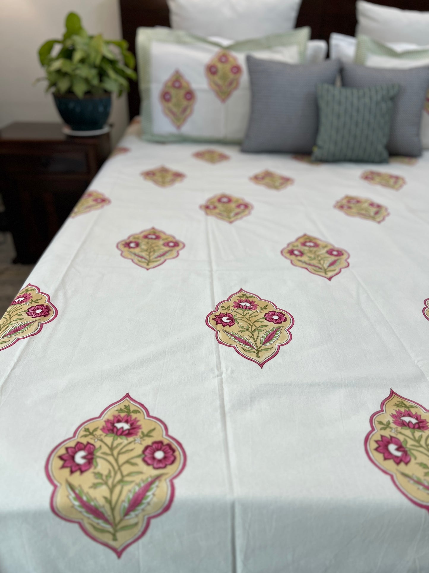 King Size Bedsheet | 90*108 Inches | Gul