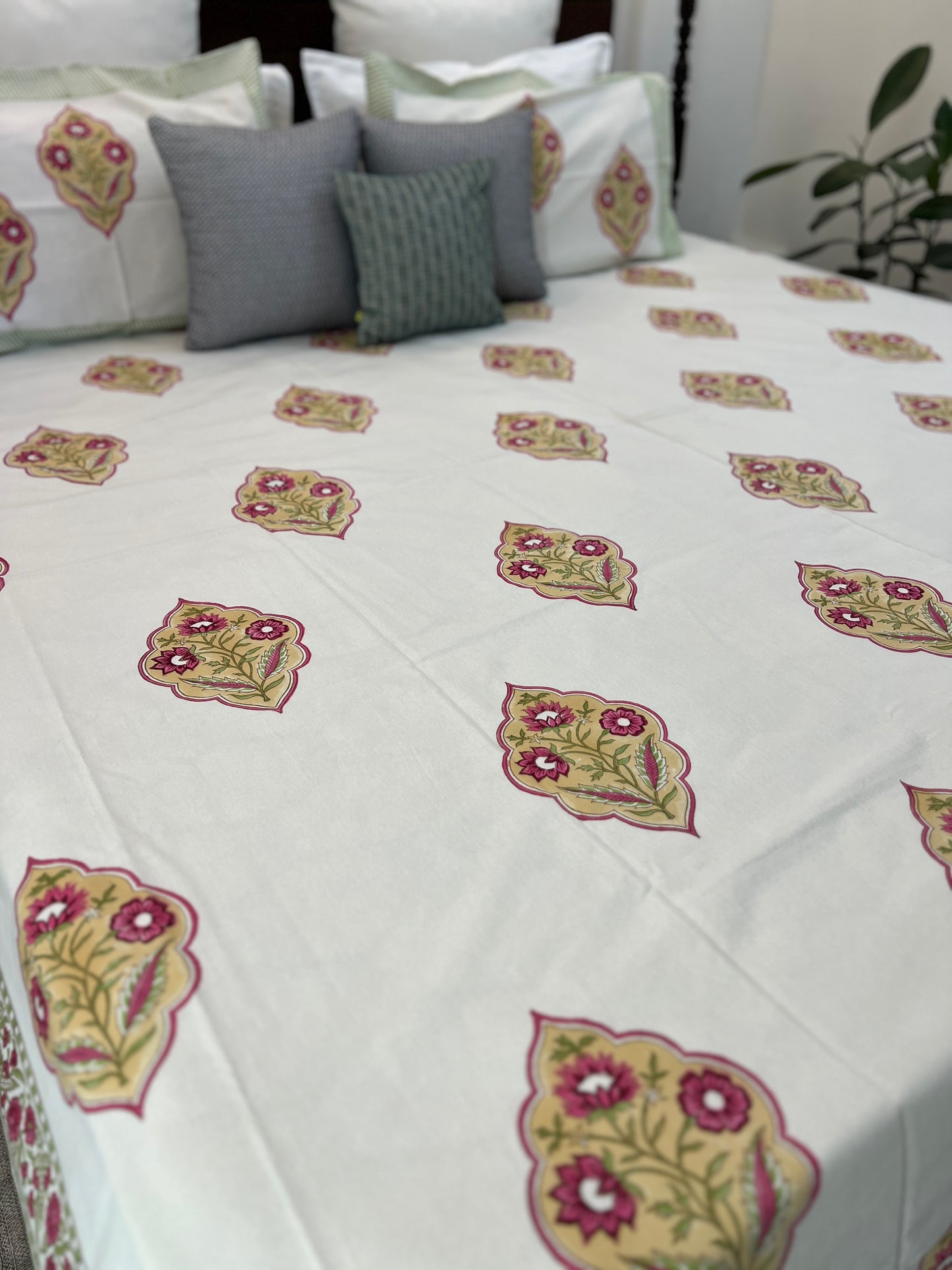 King Size Bedsheet | 90*108 Inches | Gul