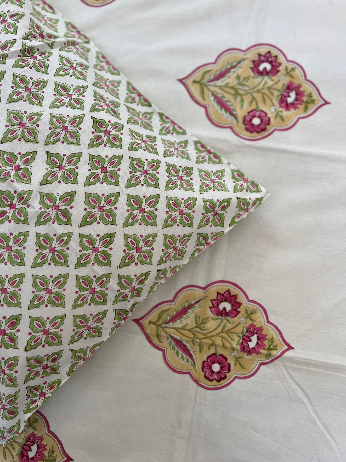 King Size Bedsheet | 90*108 Inches | Gul