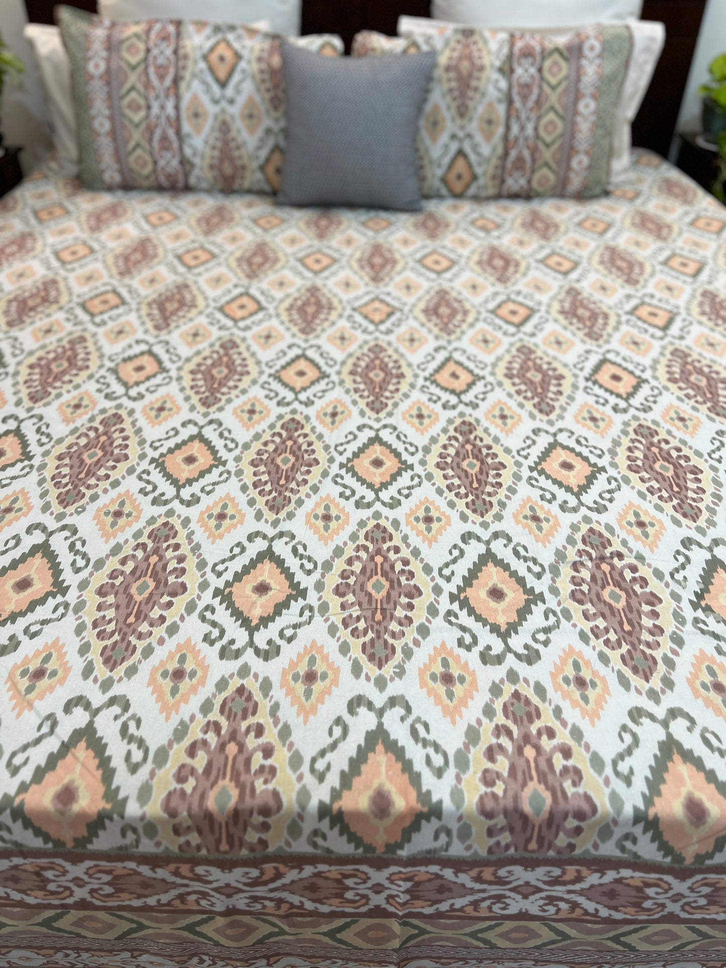 Super King Size | 108*108 Inches | Ikkat Dreams