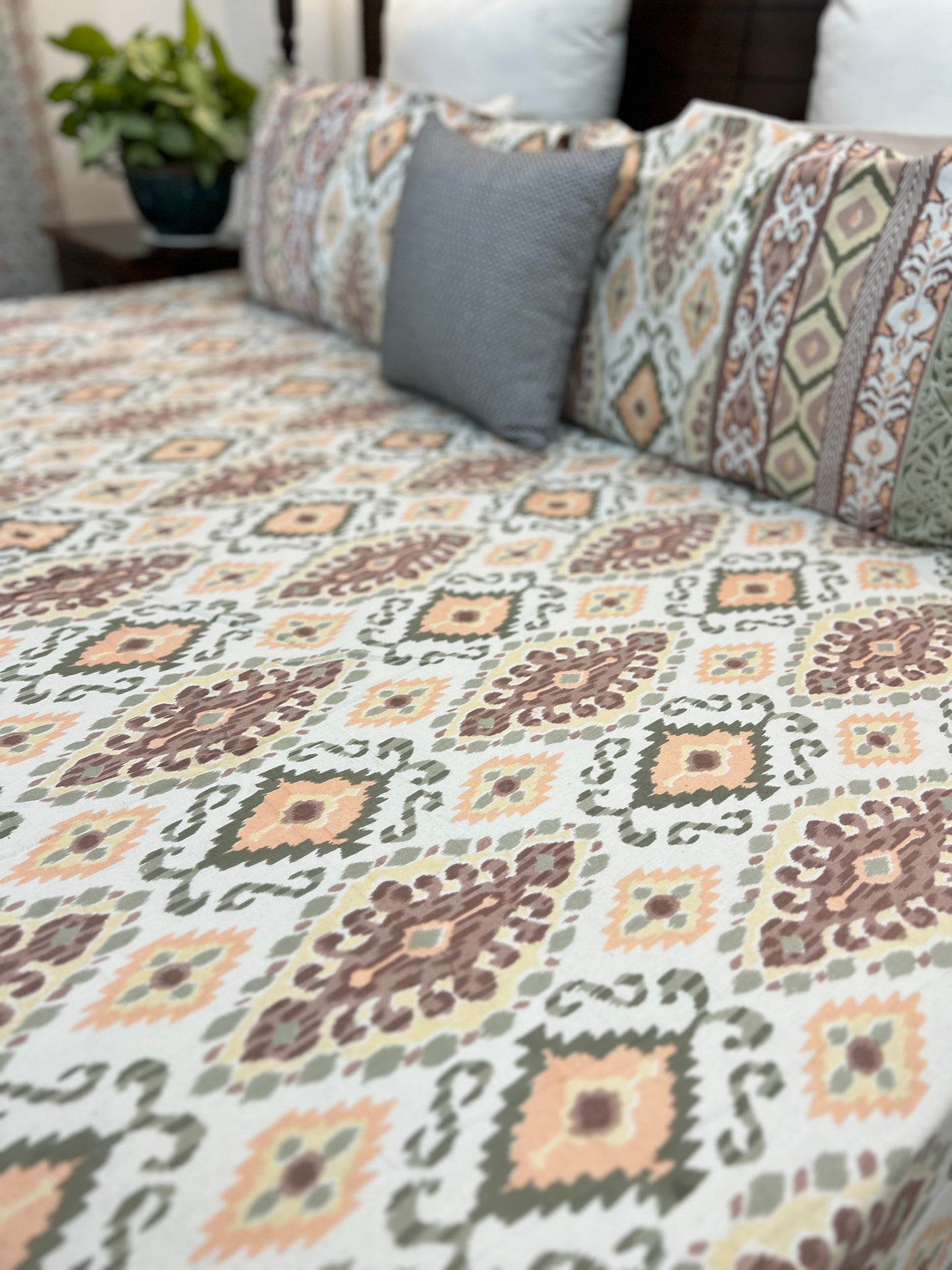 Super King Size | 108*108 Inches | Ikkat Dreams