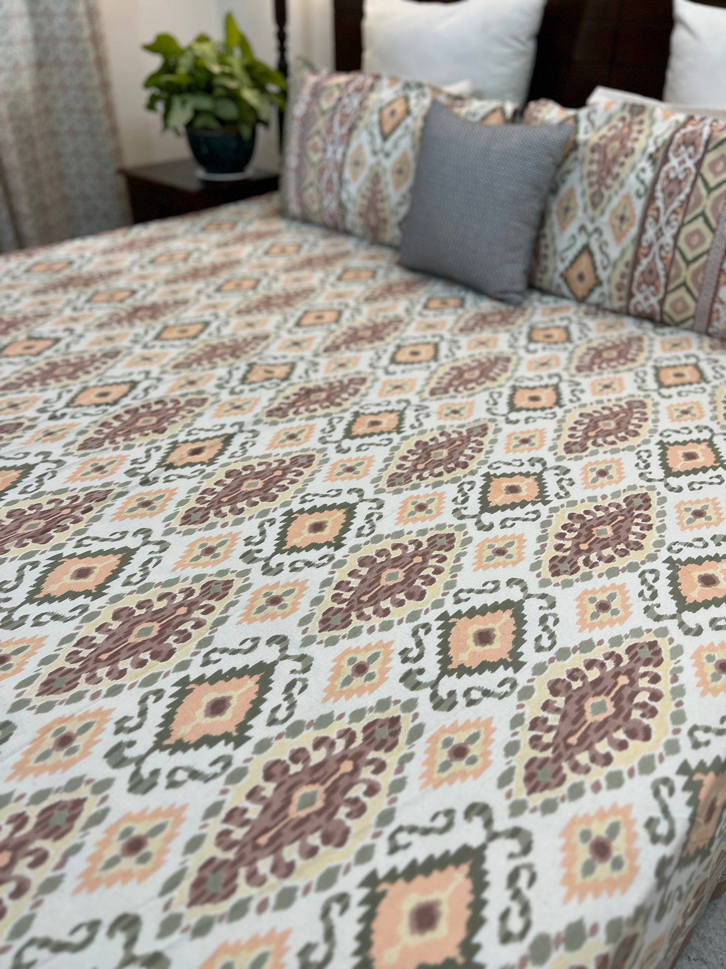 Super King Size | 108*108 Inches | Ikkat Dreams