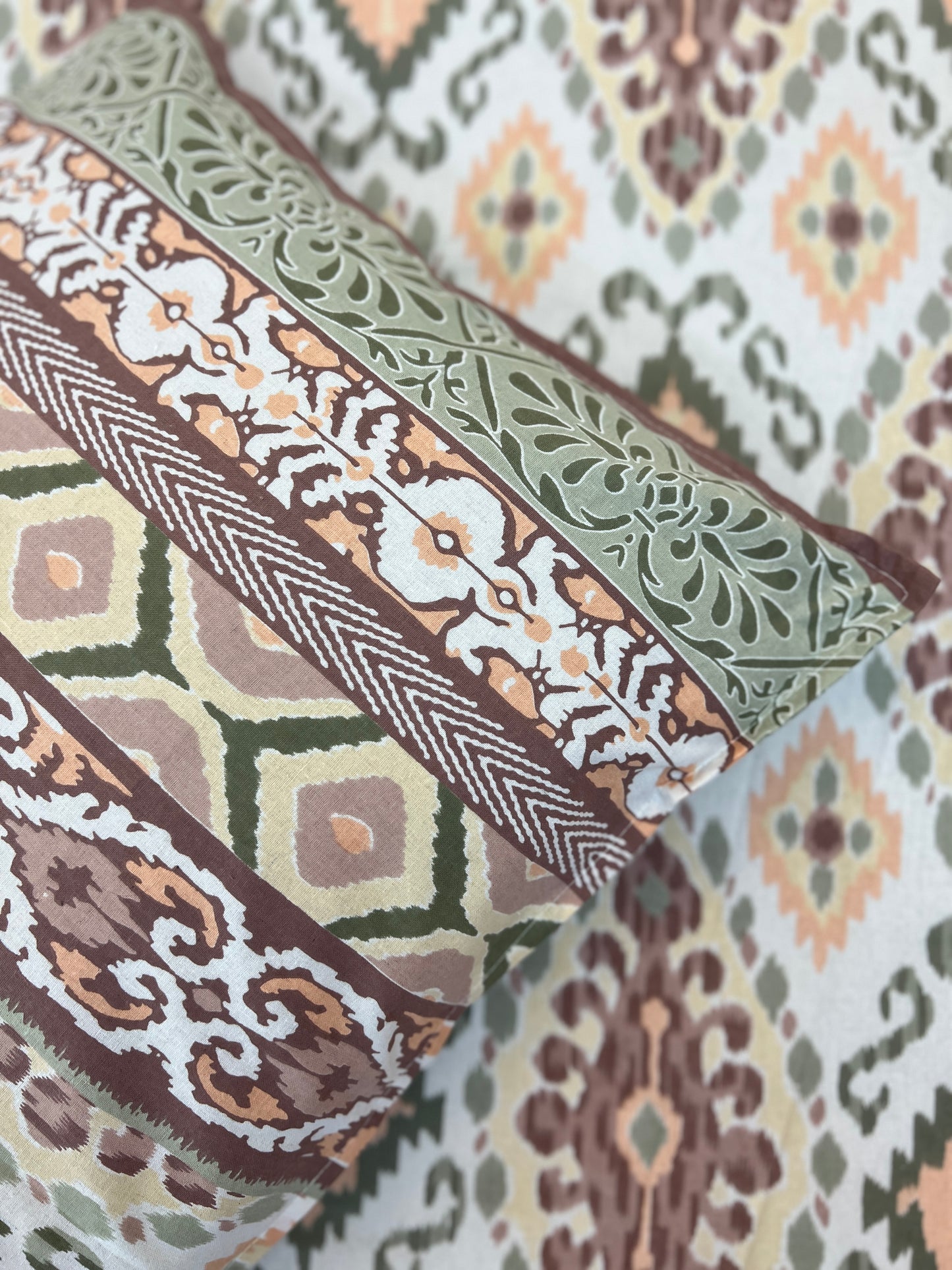 Super King Size | 108*108 Inches | Ikkat Dreams