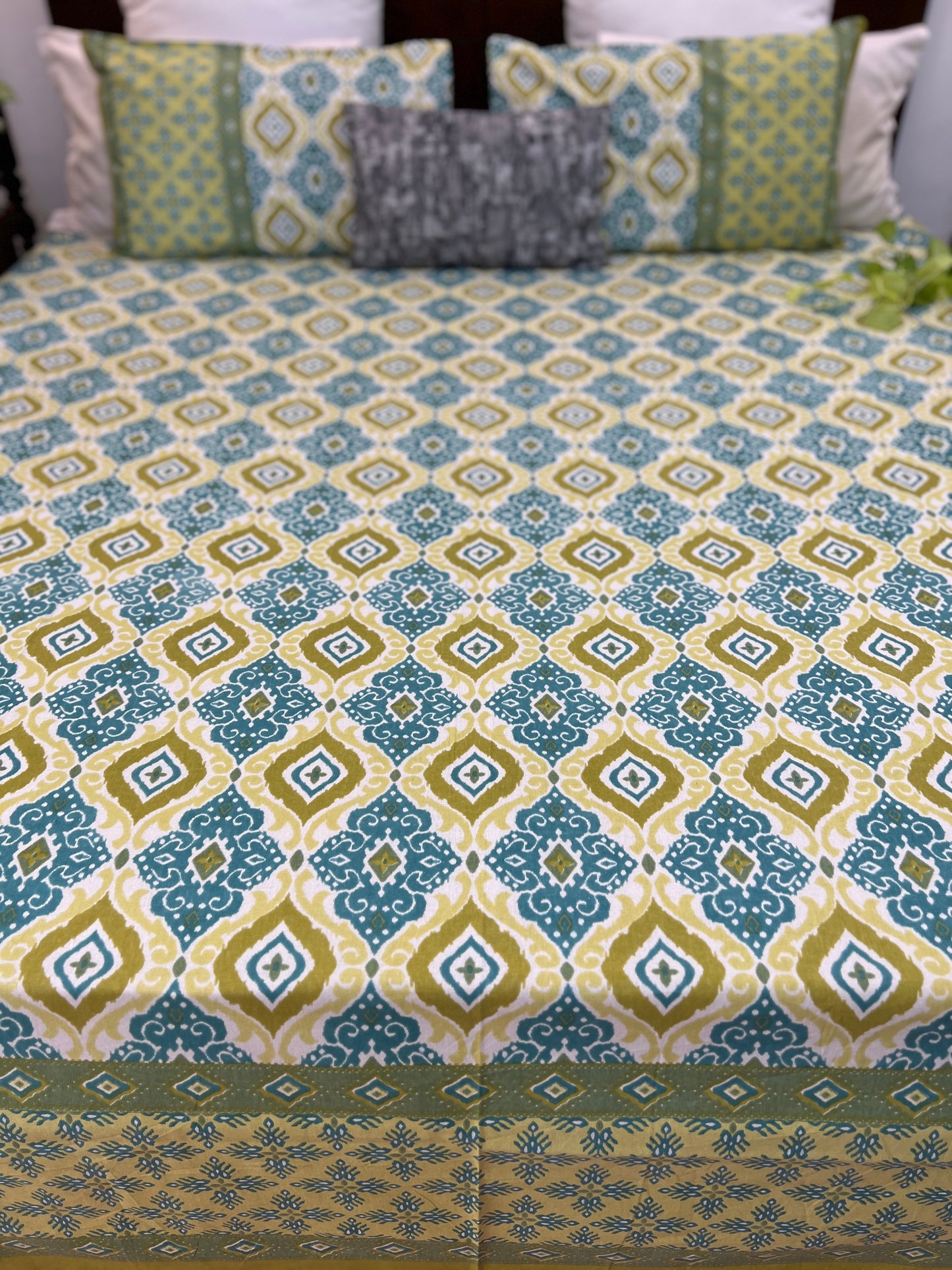 Super King Size | 108*108 Inches | Cozy Retreat