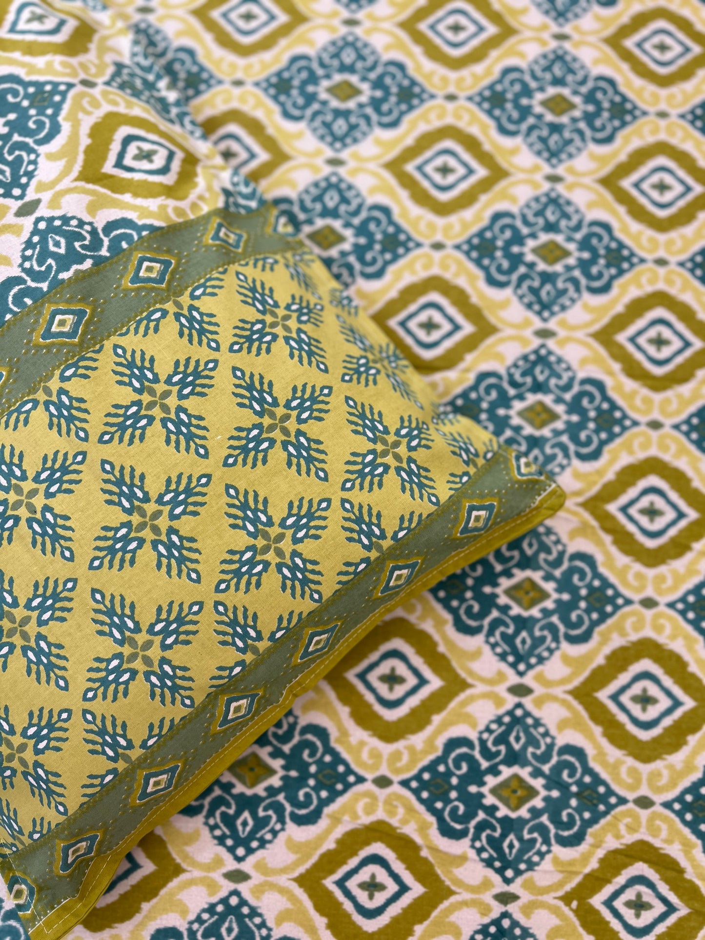 Super King Size | 108*108 Inches | Cozy Retreat