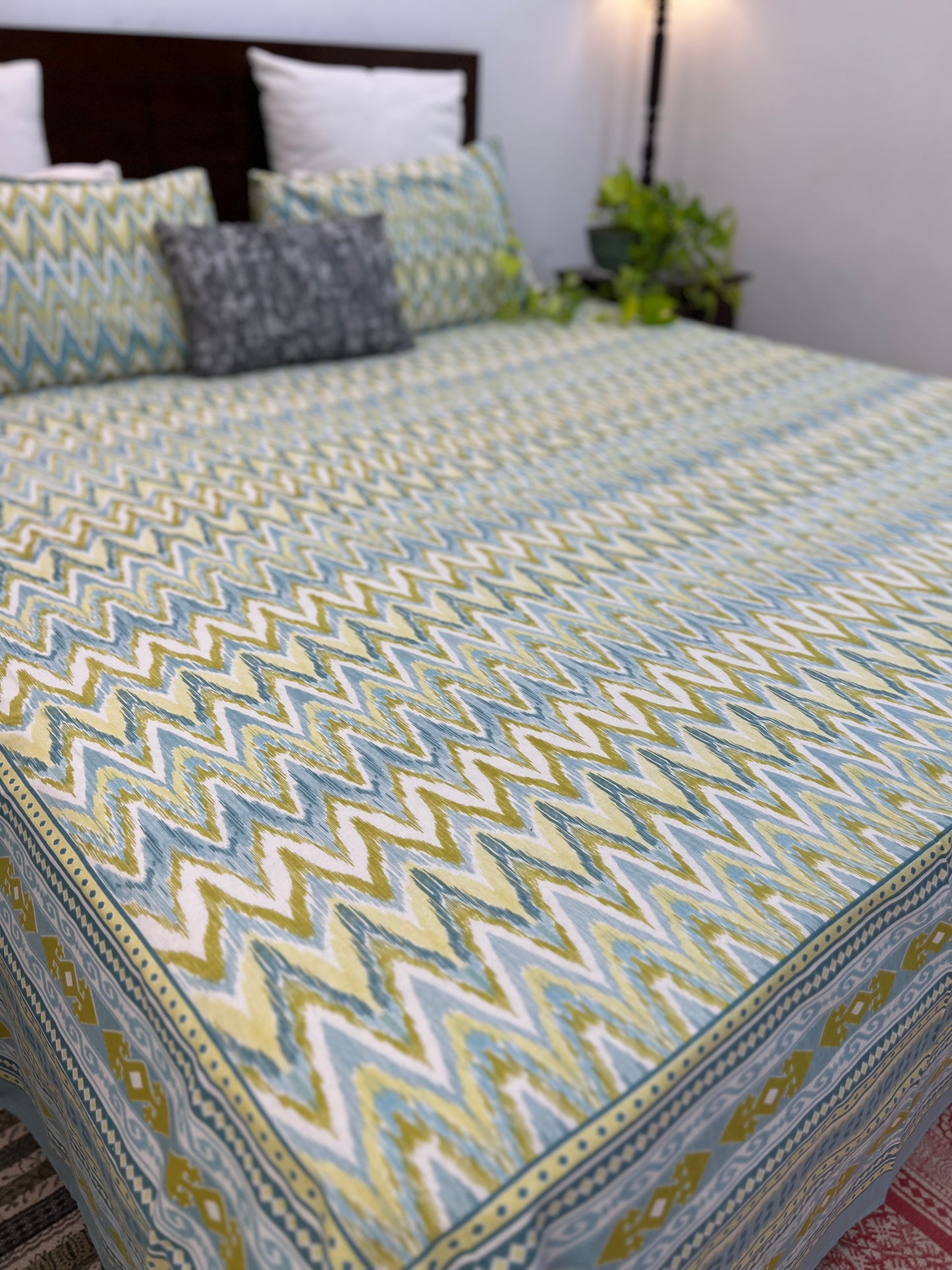 Super King Size | 108*108 Inche | Ikkat Fusion