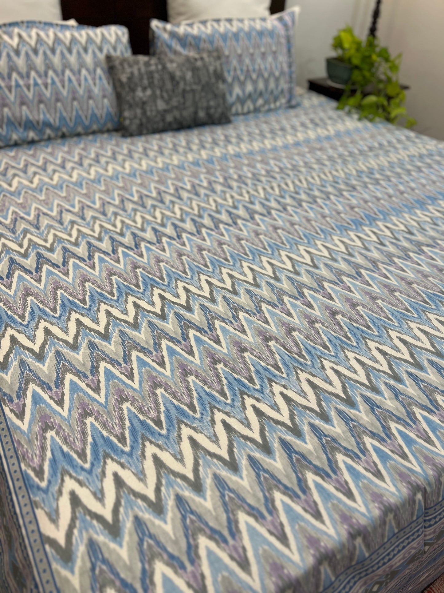 Super King Size | 108*108 Inches | Vibrant Ikkat