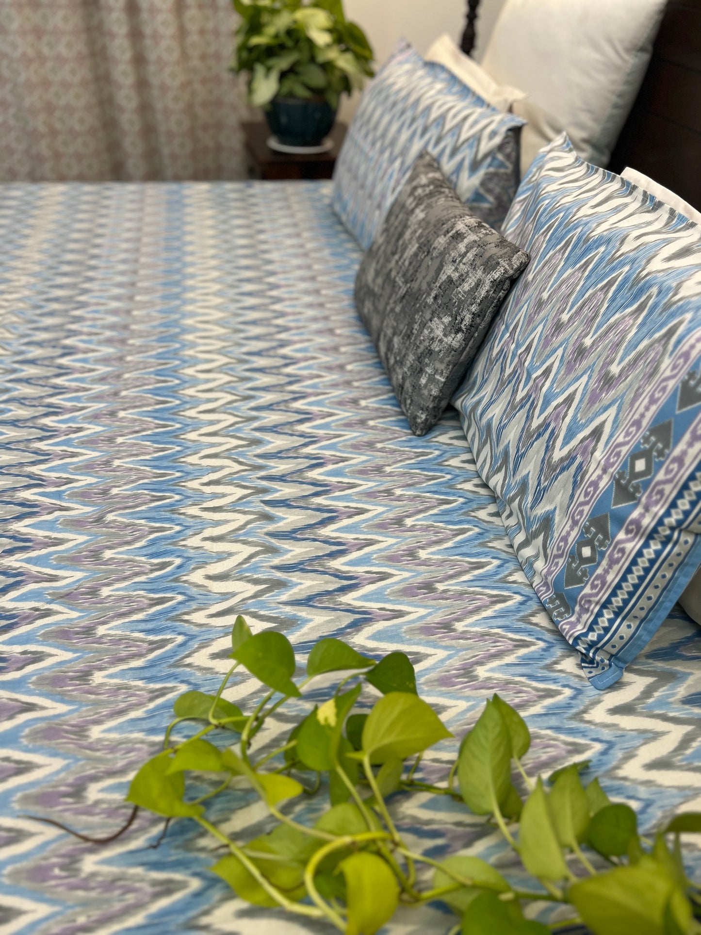 Super King Size | 108*108 Inches | Vibrant Ikkat