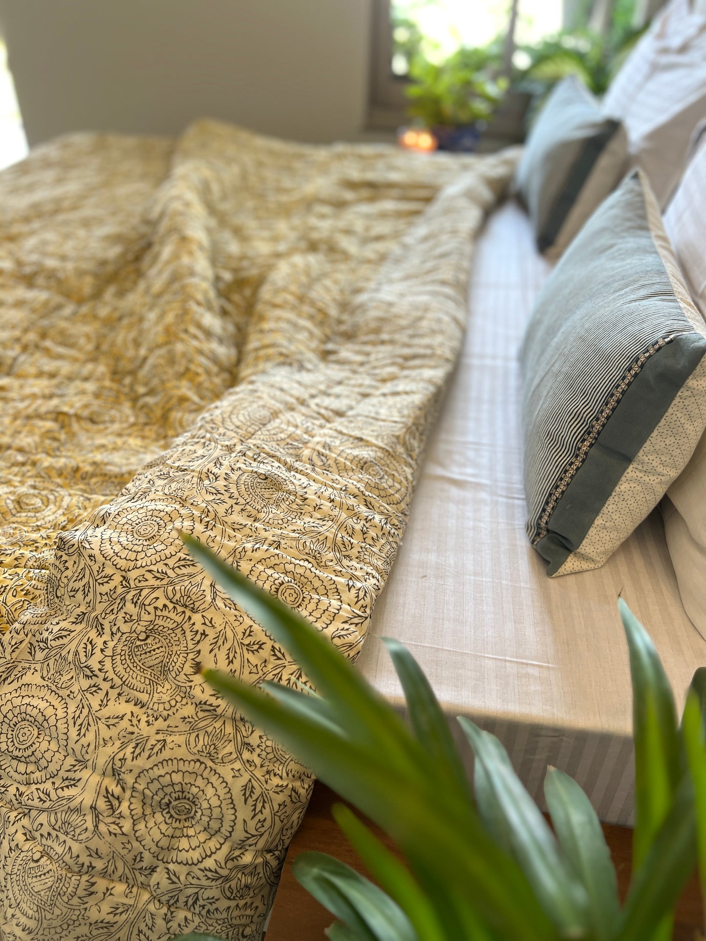 Reversible Hand Print Quilt | King Size 90*108 Inches | Basant