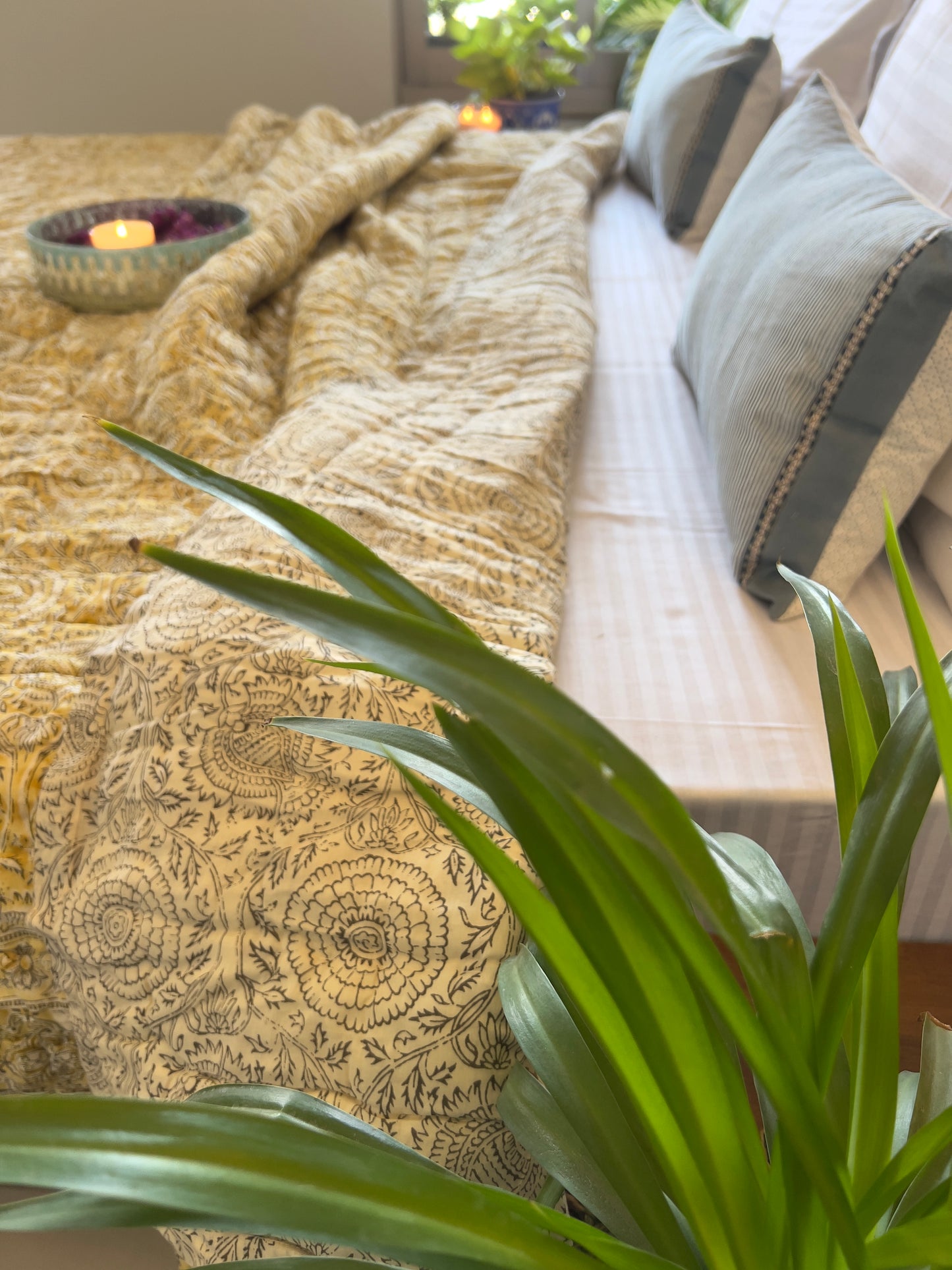 Reversible Hand Print Quilt | King Size 90*108 Inches | Basant