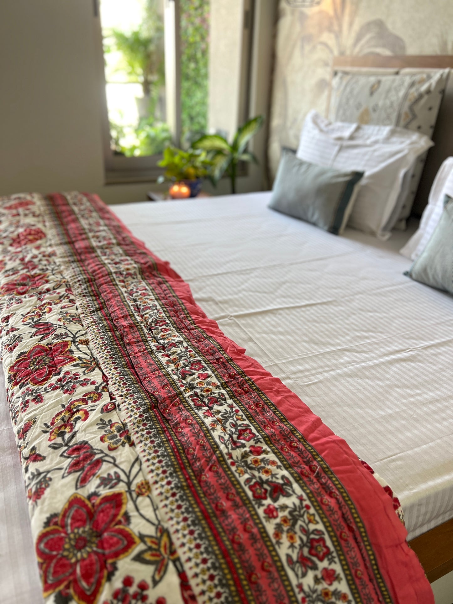 Reversible hand Print Quilt | King Size 90*108 Inches | Floral Touch