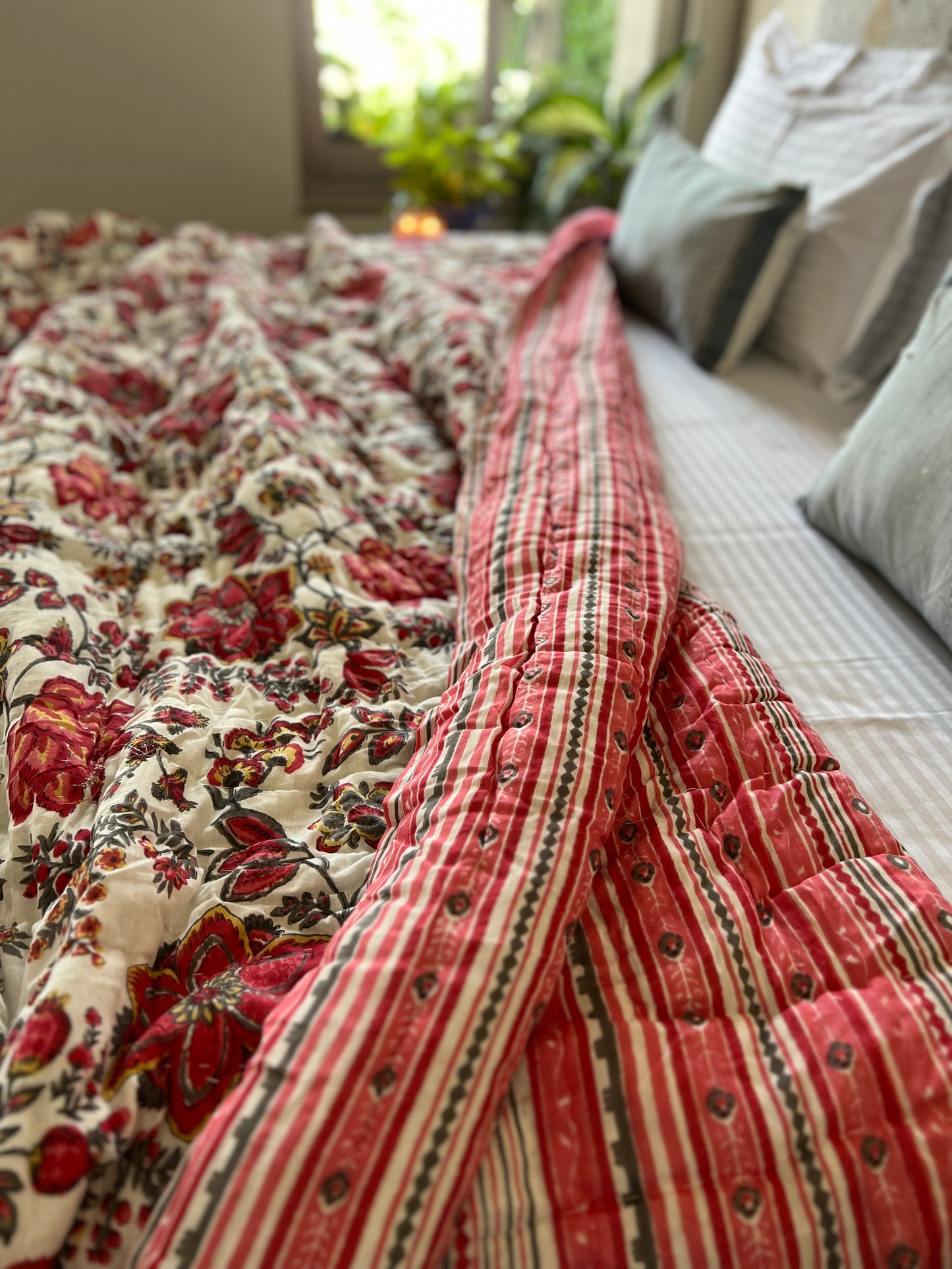 Reversible hand Print Quilt | King Size 90*108 Inches | Floral Touch