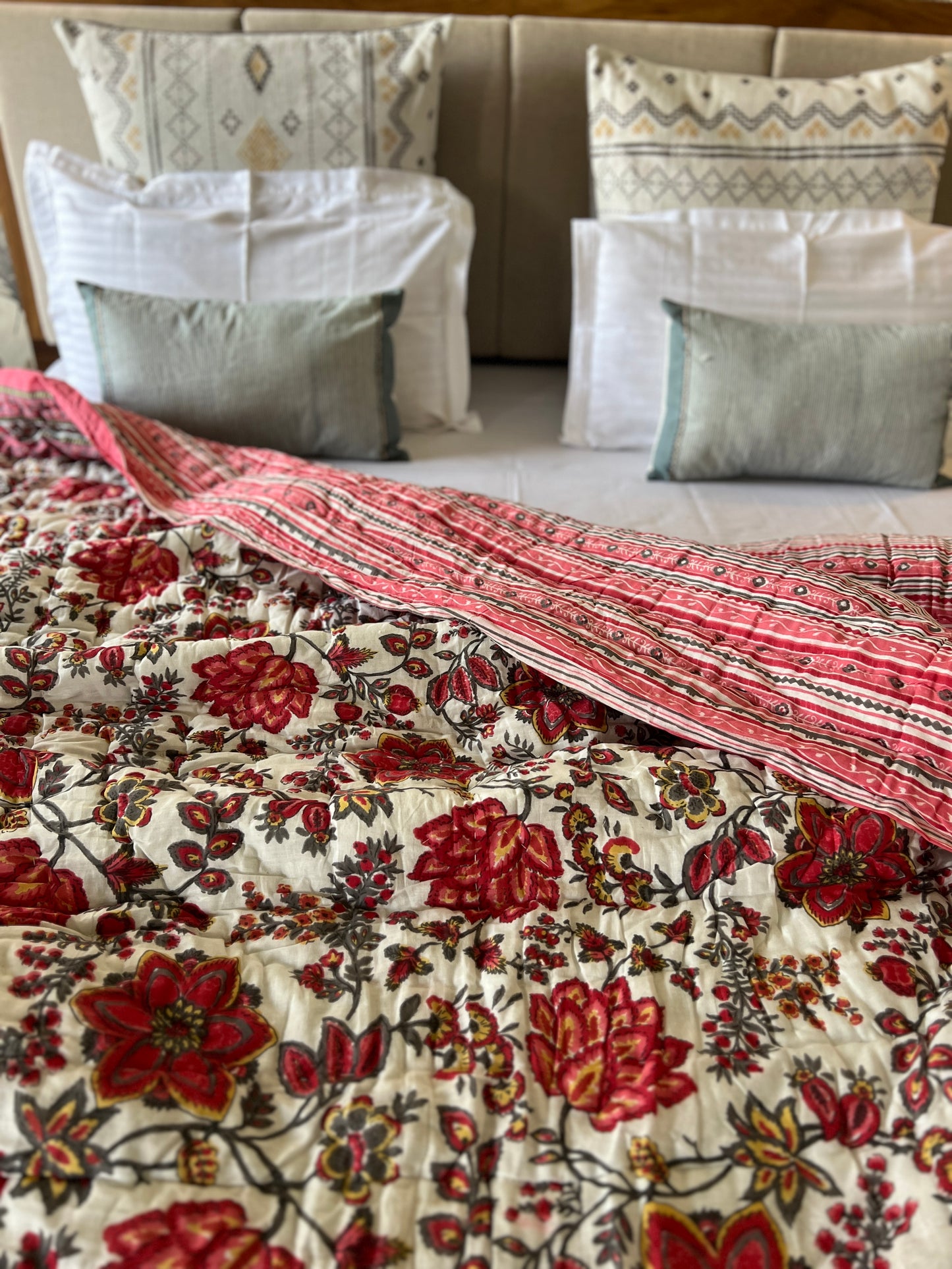 Reversible hand Print Quilt | King Size 90*108 Inches | Floral Touch