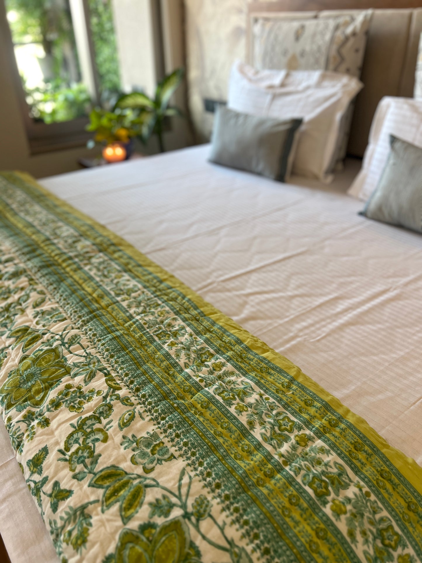 Reversible Hand Print Quilt | King Size 90*108 Inches | Floral Blooms