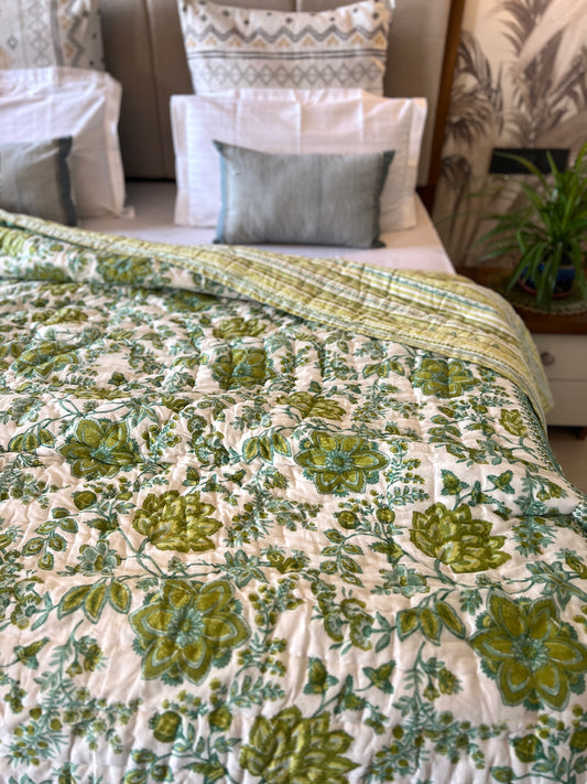 Reversible Hand Print Quilt | King Size 90*108 Inches | Floral Blooms
