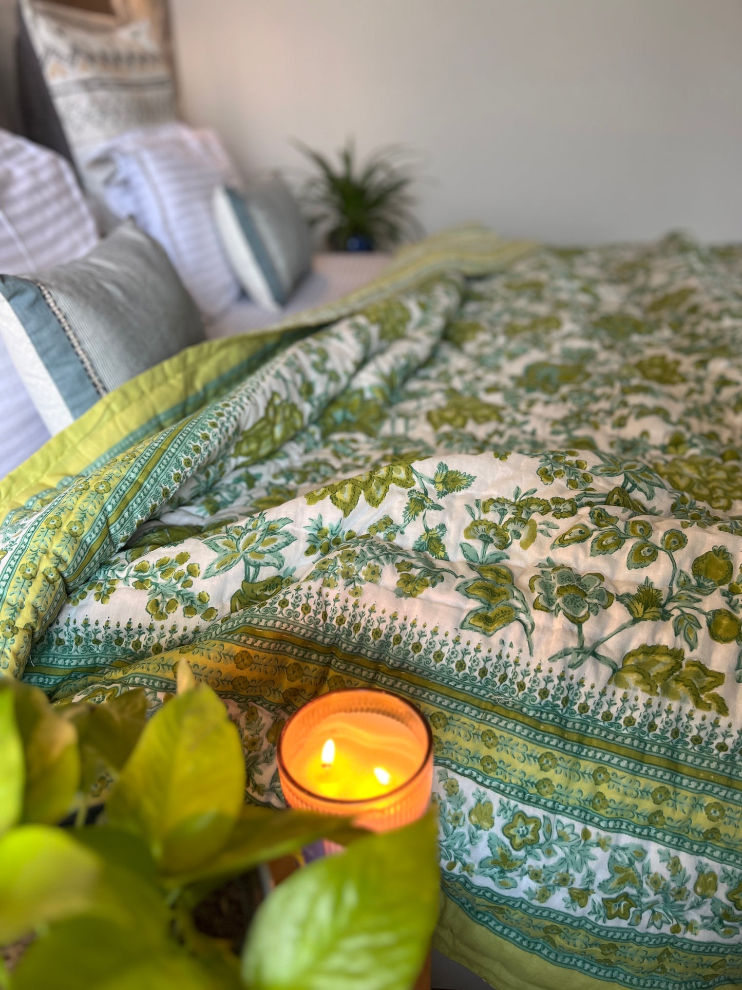 Reversible Hand Print Quilt | King Size 90*108 Inches | Floral Blooms