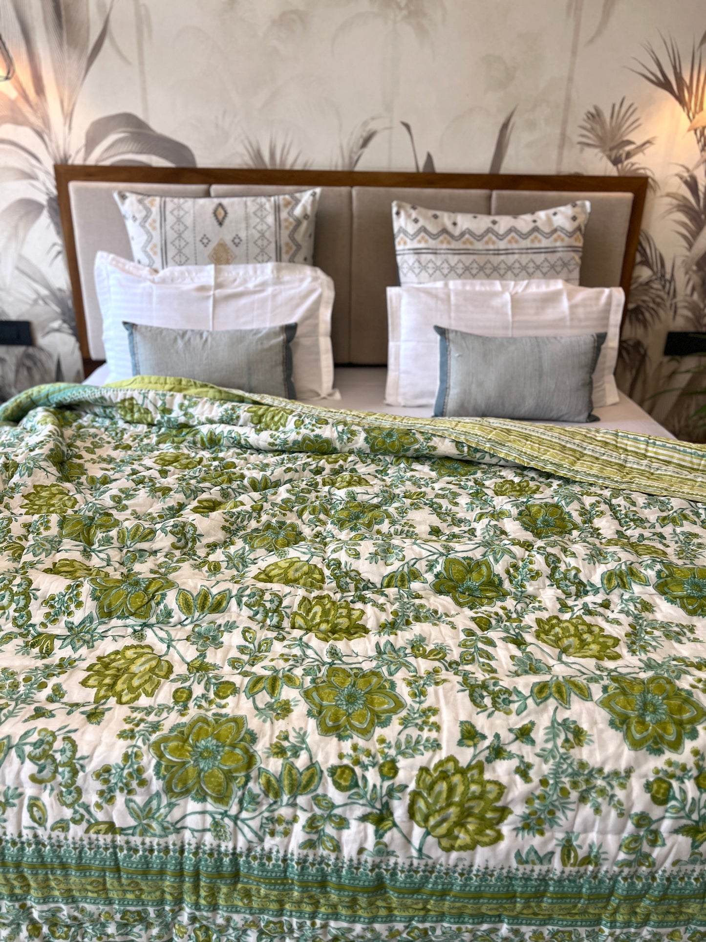 Reversible Hand Print Quilt | King Size 90*108 Inches | Floral Blooms