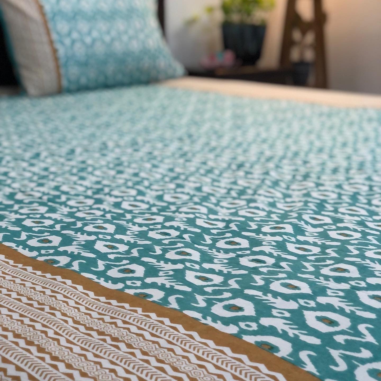 King Size Bedsheet | 90*108 Inches | Ikkat Bottle Green