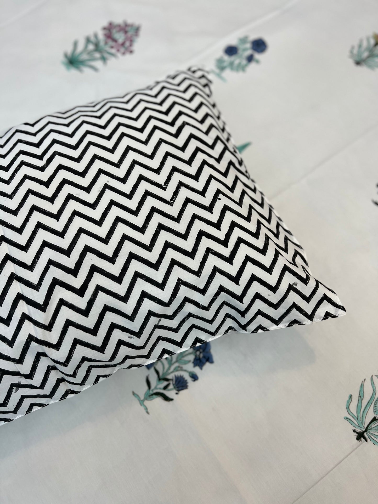 Zig-Zag | Hand Block Bedsheet | 300TC