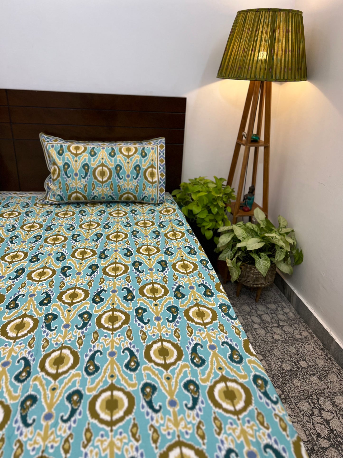 Super King Size | 108*108 Inches | Shades of light aqua green