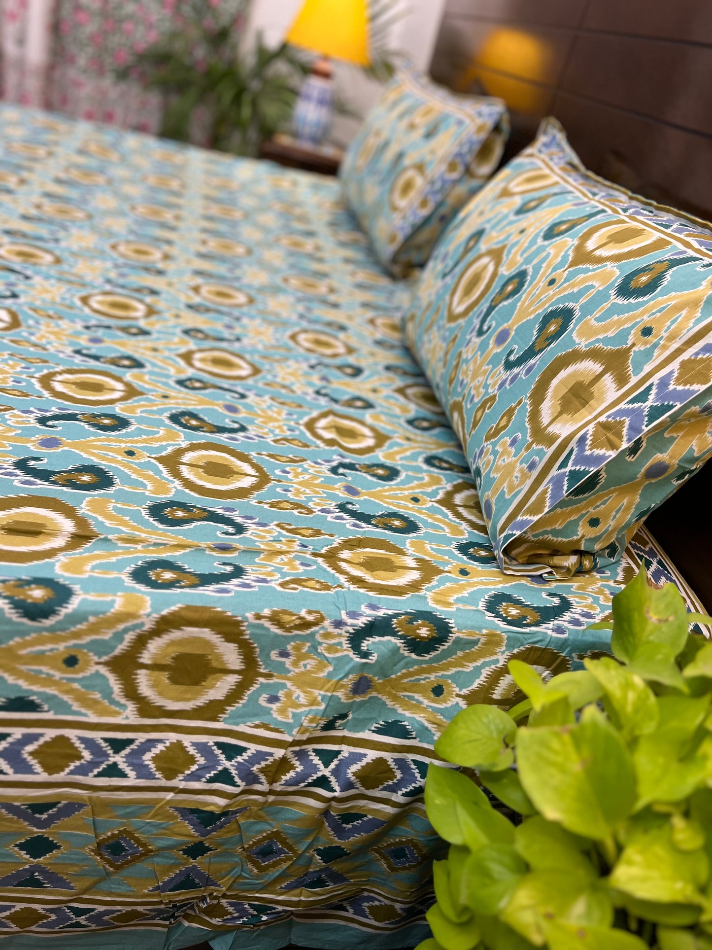 Super King Size | 108*108 Inches | Shades of light aqua green