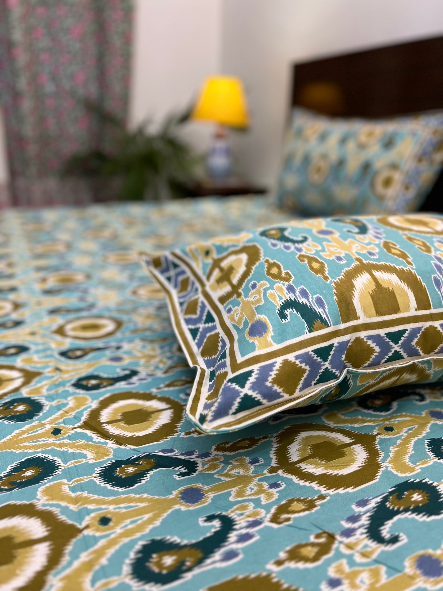 Super King Size | 108*108 Inches | Shades of light aqua green